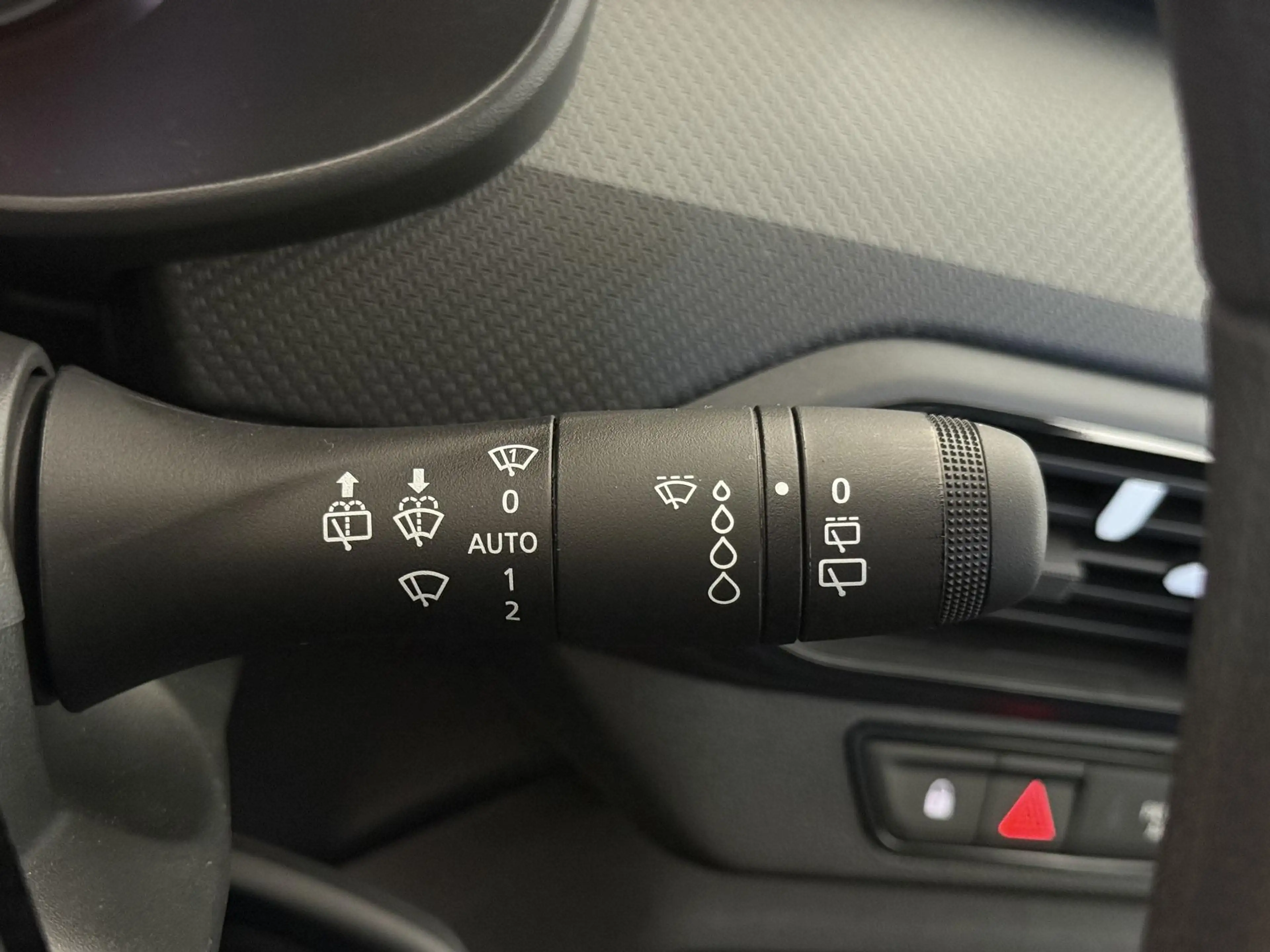 Dacia Jogger 1.2 ECO-G 120 90 KW Benzin / LPG, 7-Sitzer, 6-G... — photo 11