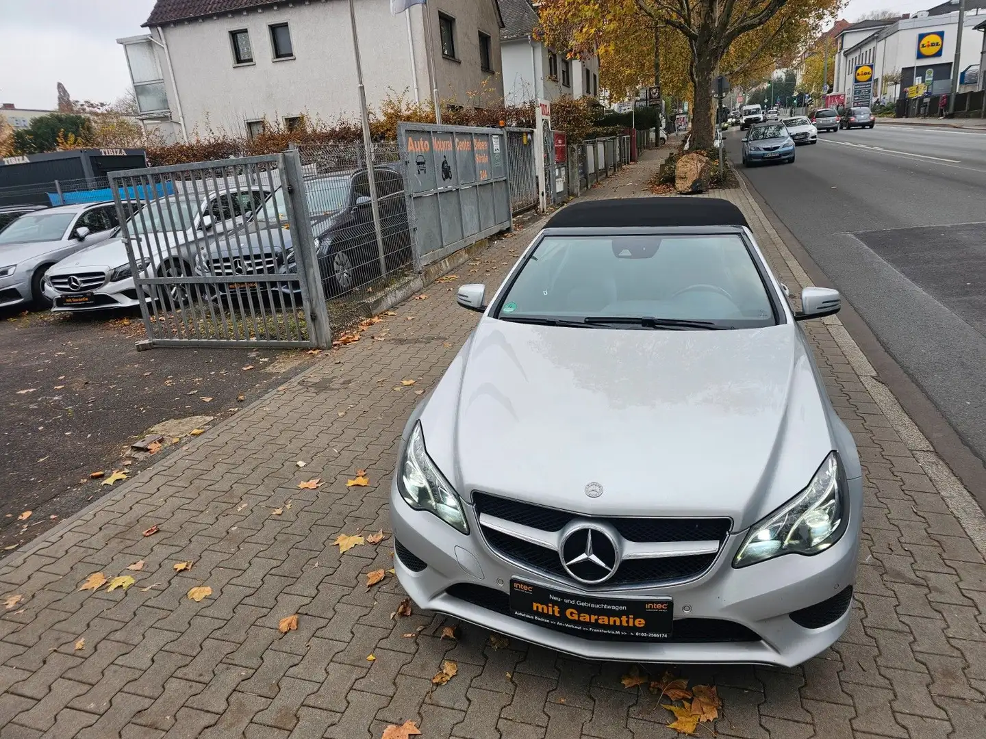 Mercedes-Benz E 200 E -Klasse Cabrio E 200 Autom,Leder,PDC,Nav Gümüş rengi - 1