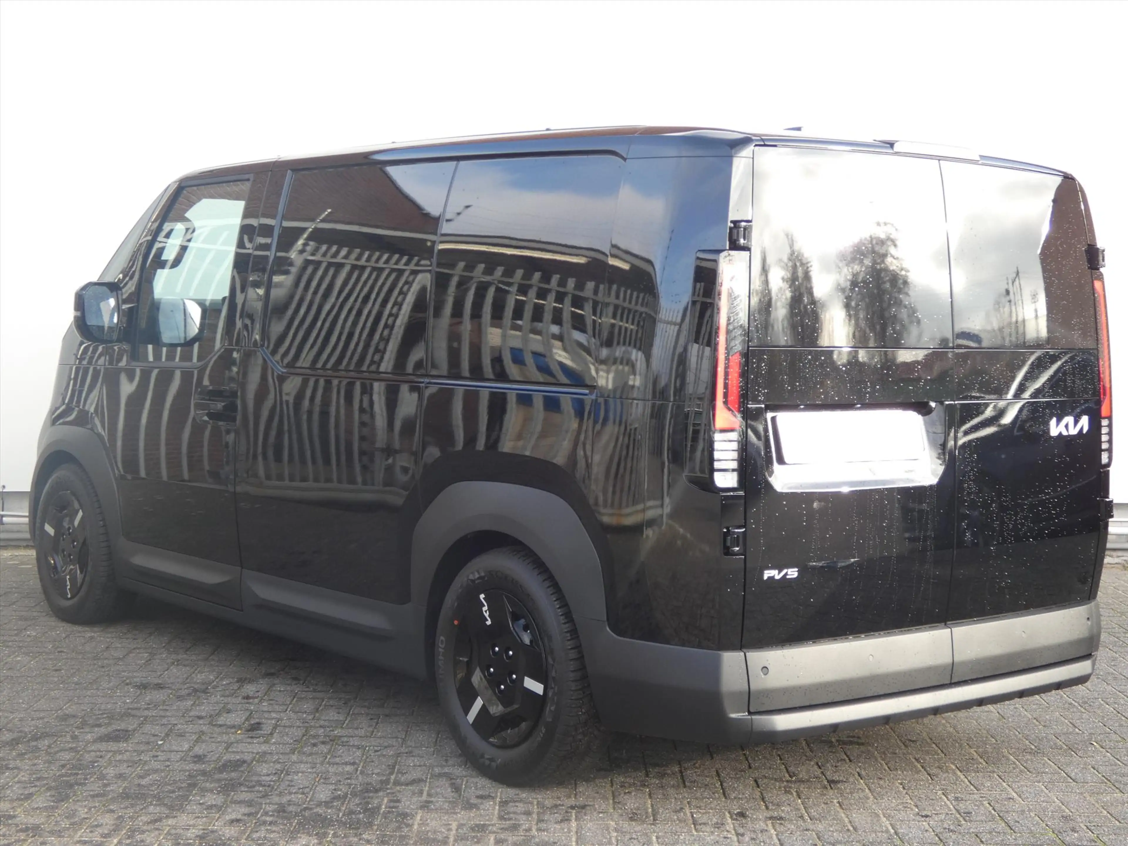Kia PV5 Cargo 71,2 kWh 163pk L2H1 Plus — photo 11