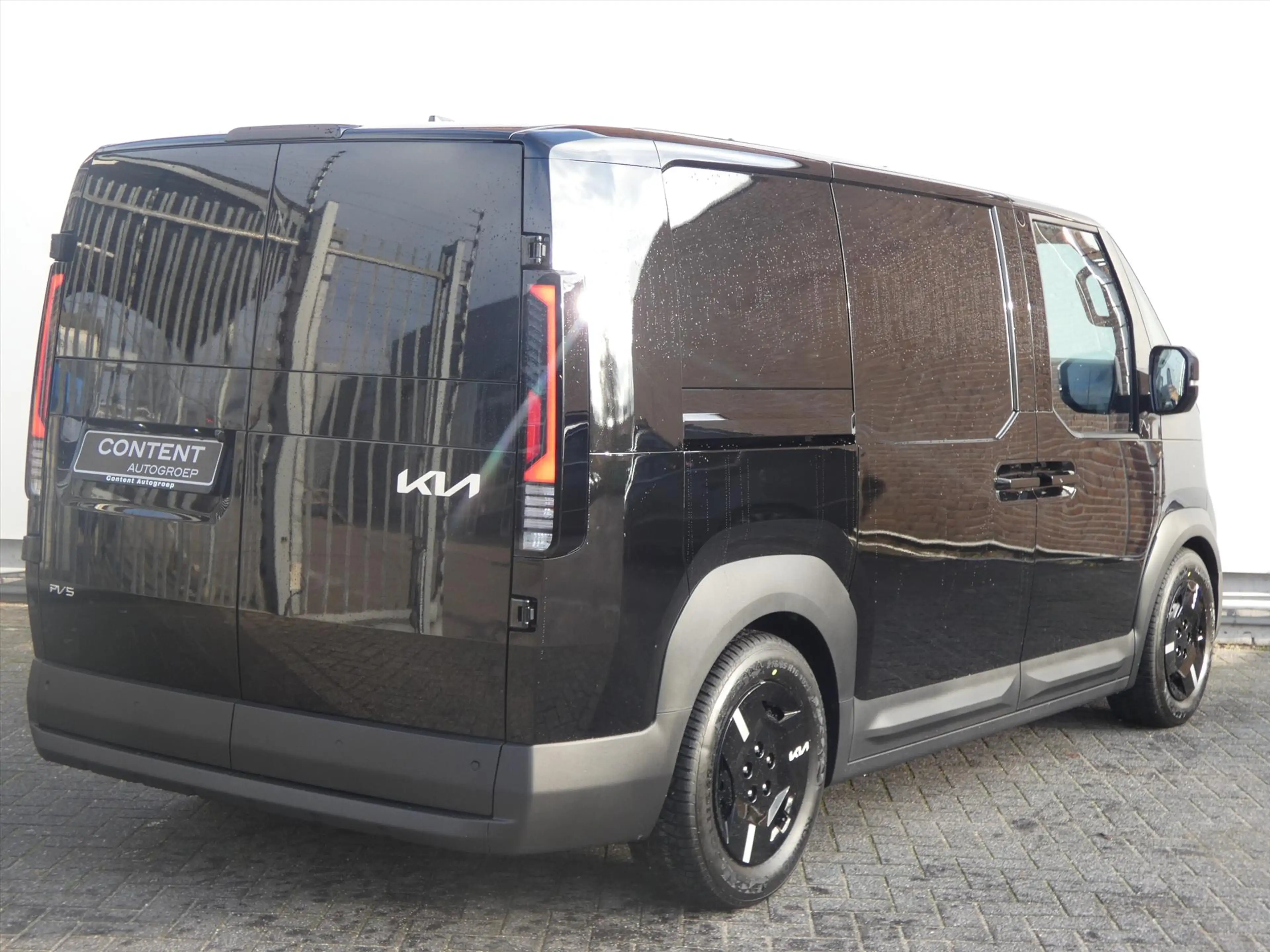 Kia PV5 Cargo 71,2 kWh 163pk L2H1 Plus — photo 6