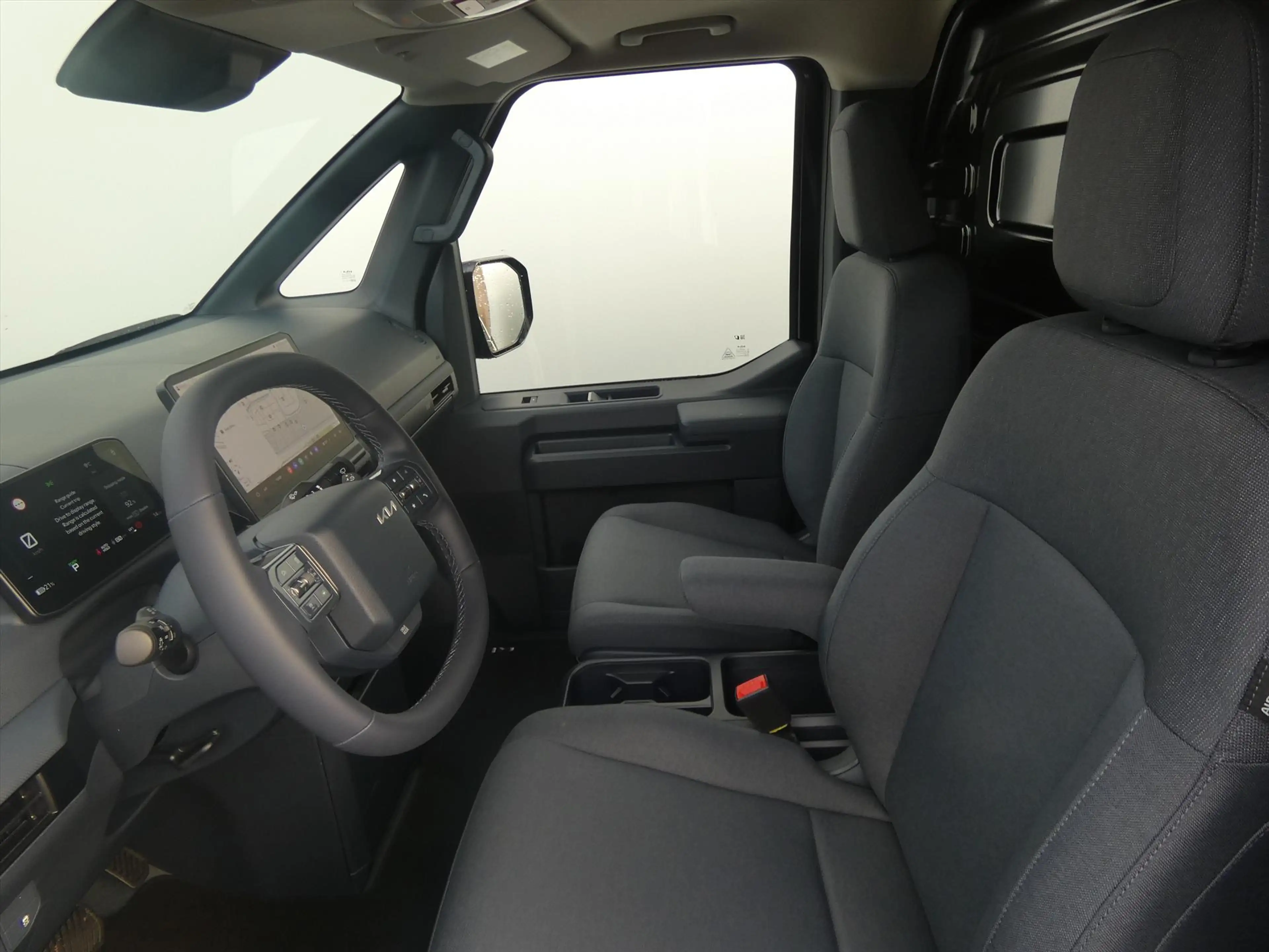 Kia PV5 Cargo 71,2 kWh 163pk L2H1 Plus — photo 5