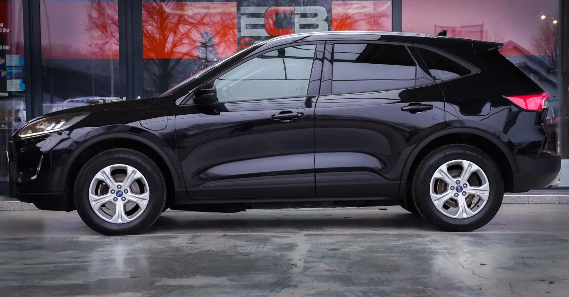 Ford Kuga *Automatik/SHZ/Klimaaut./Temp.* Noir - 2