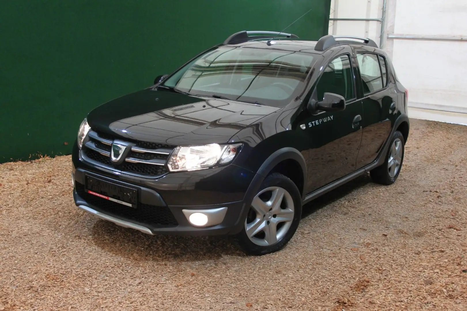 Dacia Sandero II Stepway/ PDC/ SHZ/ Klima/ Navi/ 35tkm Schwarz - 2