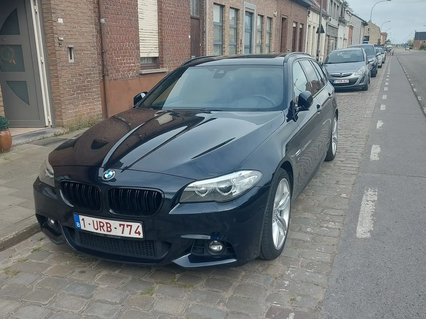 BMW 520 520d Aut. Luxury Line Zwart - 1