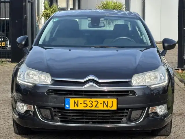Citroen C5 view 2