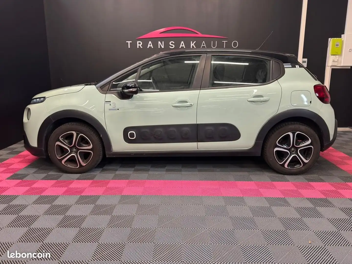 Citroen C3 82ch BVM5 Feel Édition Spéciale Paris 2019 SECONDE Vert - 2