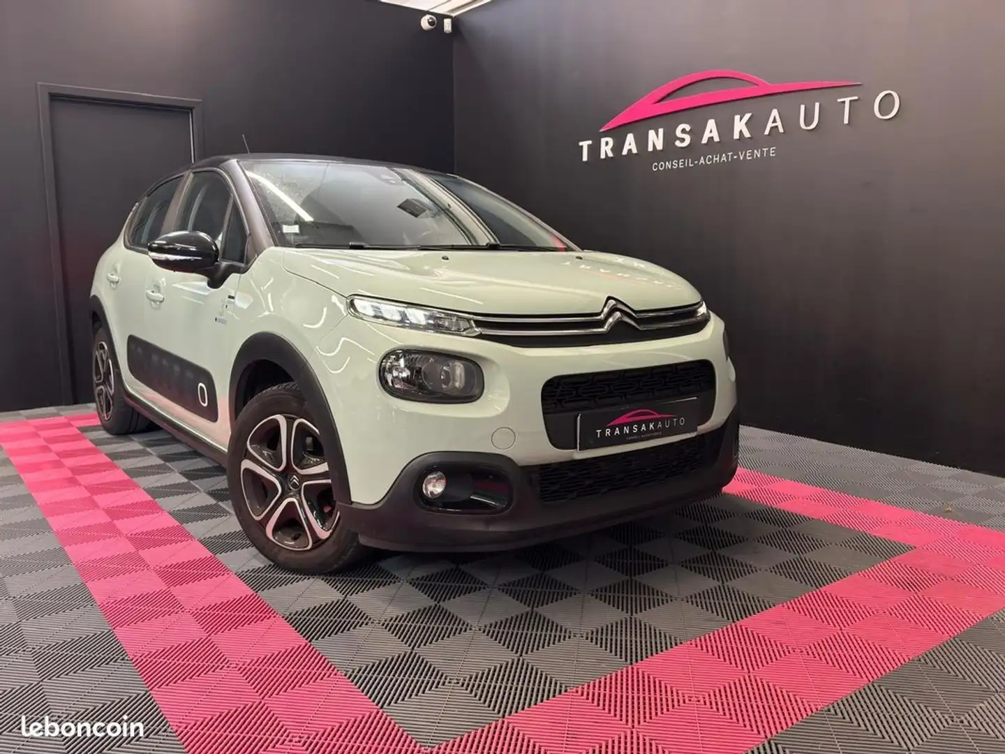 Citroen C3 82ch BVM5 Feel Édition Spéciale Paris 2019 SECONDE Vert - 1