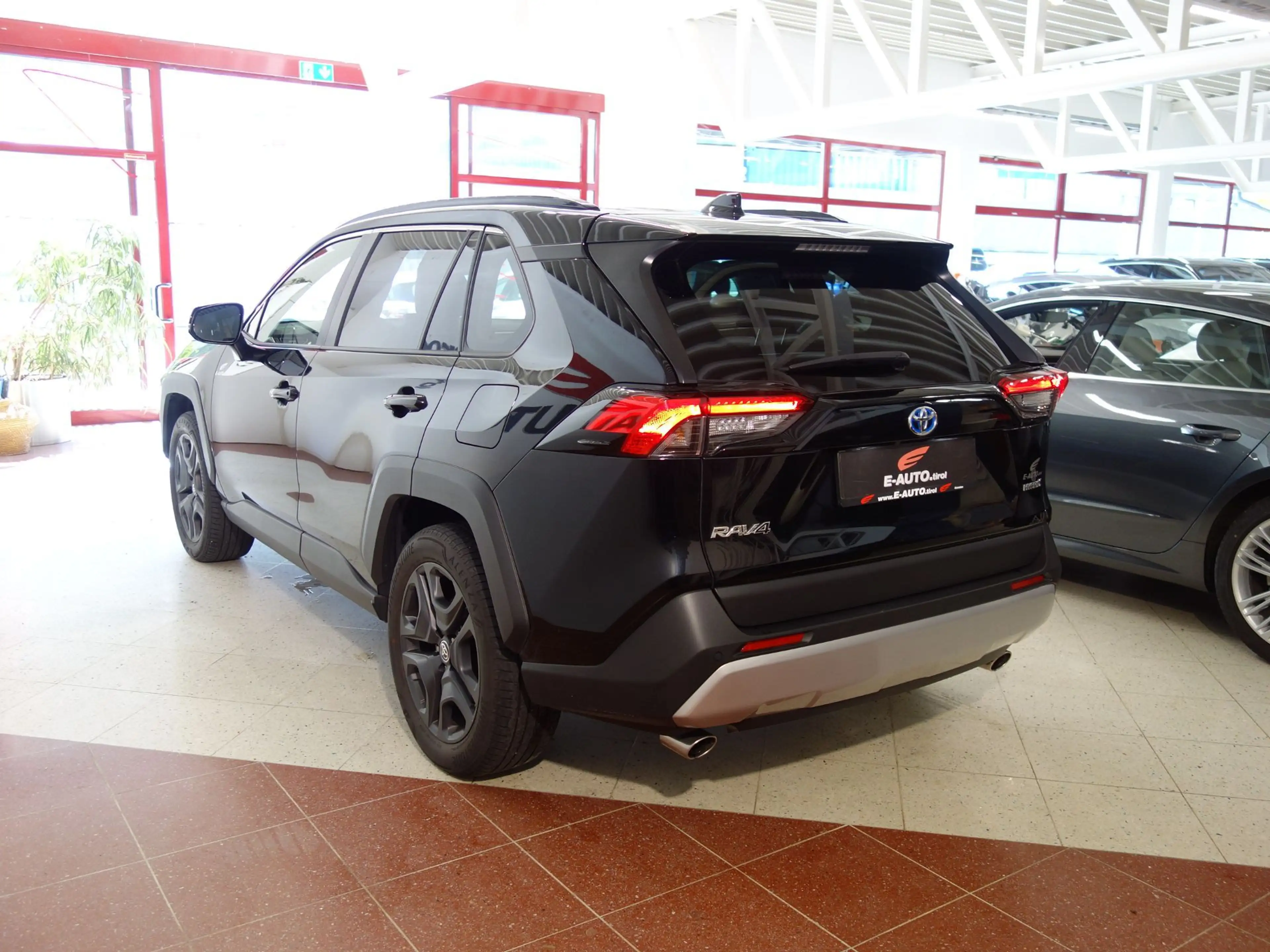 Toyota RAV 4 2,5 Hybrid Adventure AWD *SONDERMODELL *VOLL *GAR — photo 6