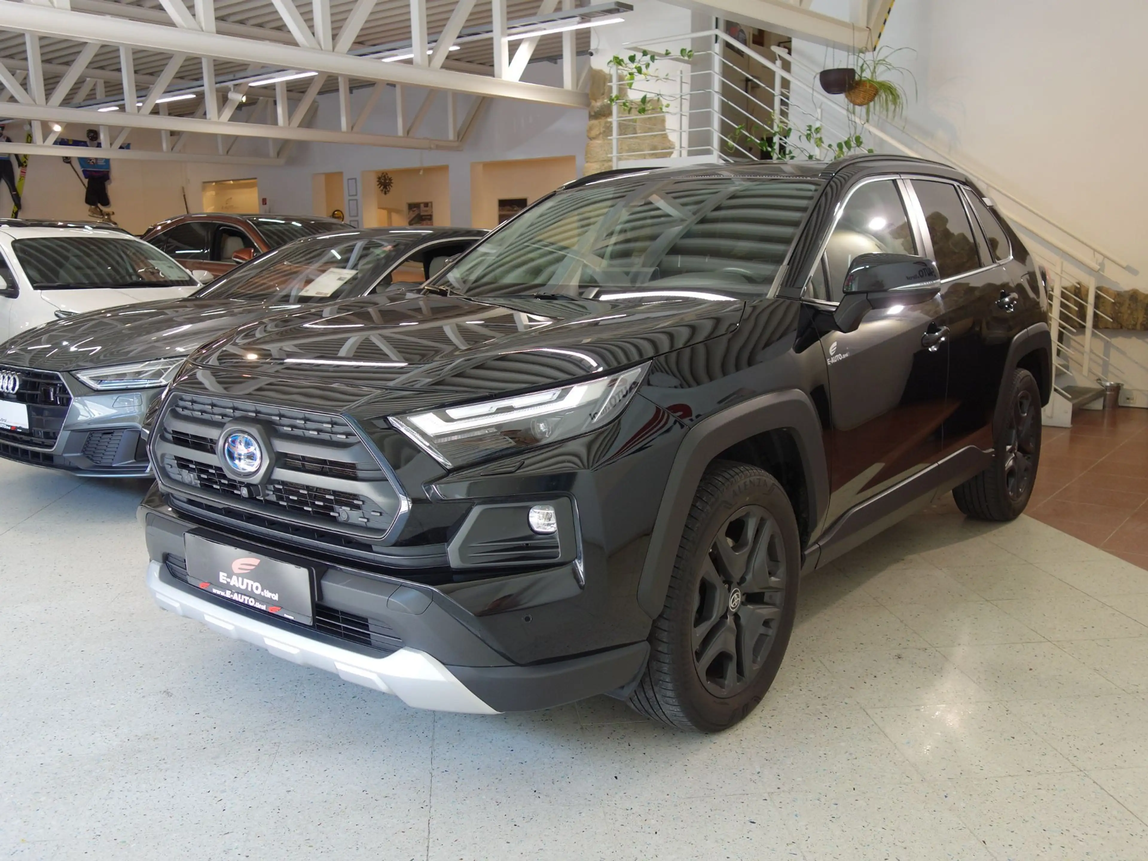 Toyota RAV 4 2,5 Hybrid Adventure AWD *SONDERMODELL *VOLL *GAR — photo 4