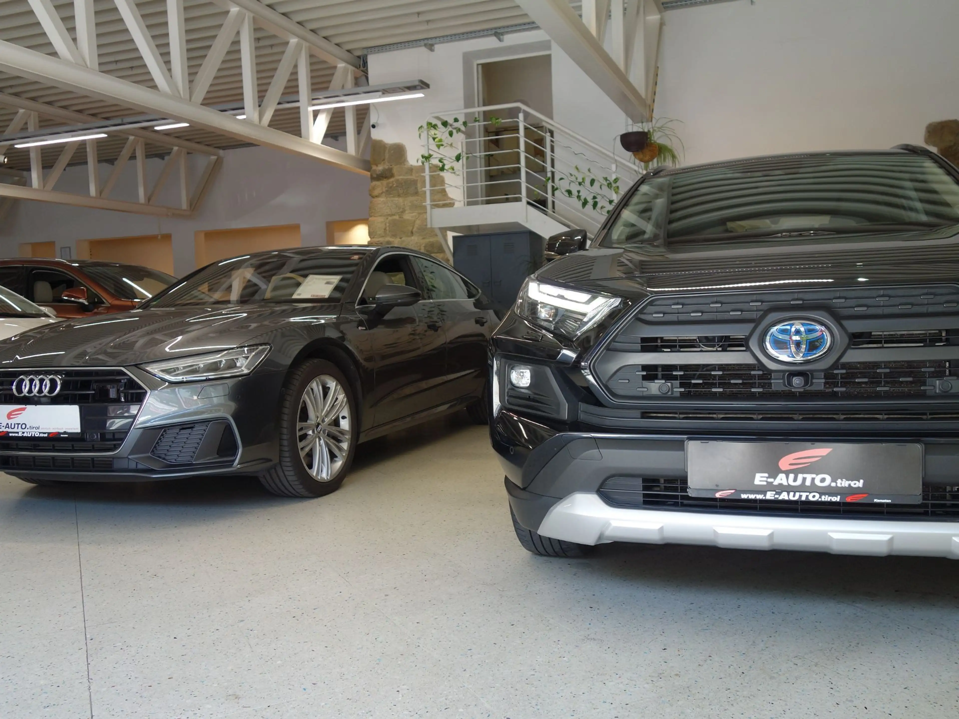 Toyota RAV 4 2,5 Hybrid Adventure AWD *SONDERMODELL *VOLL *GAR — photo 2