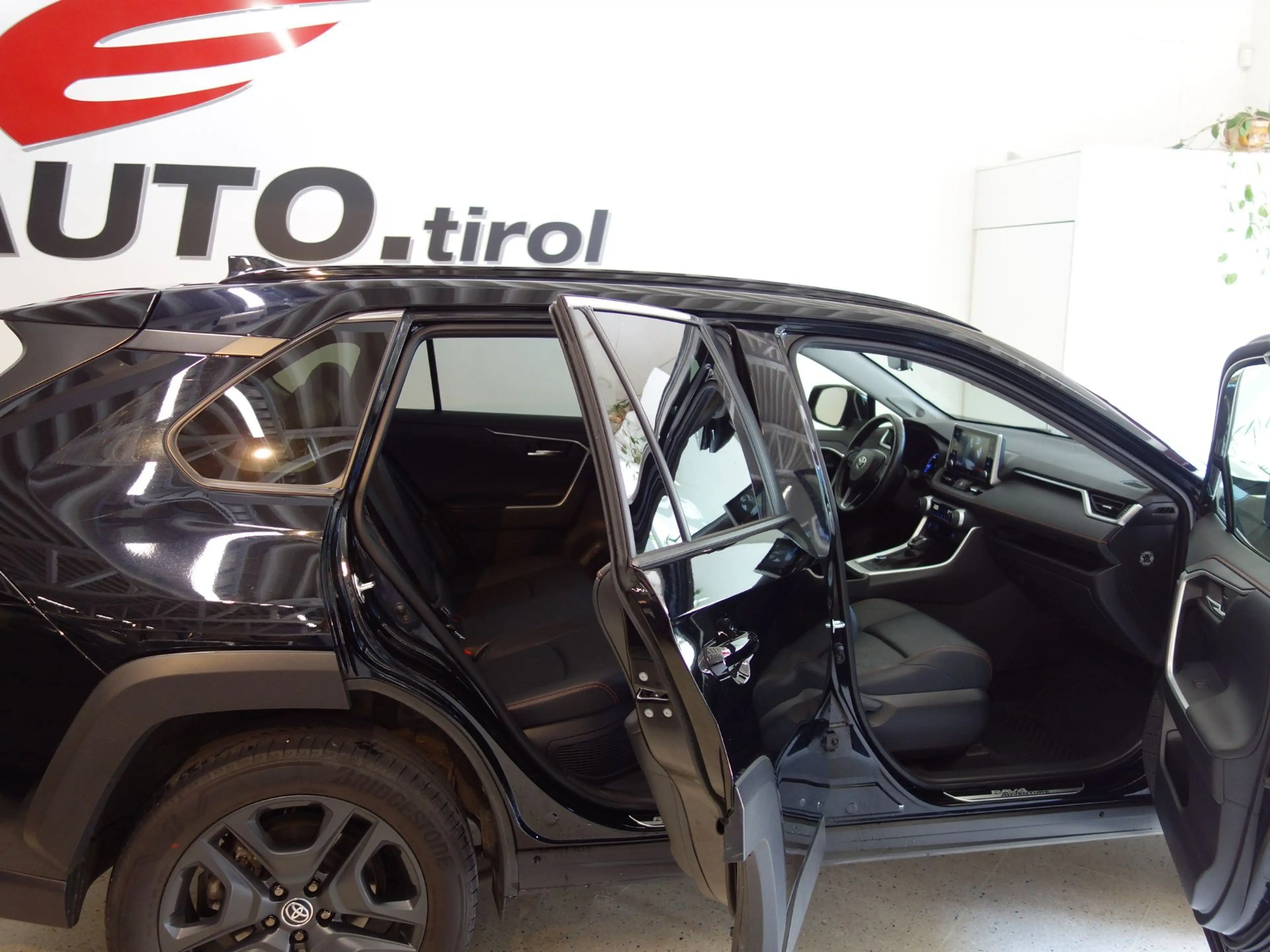Toyota RAV 4 2,5 Hybrid Adventure AWD *SONDERMODELL *VOLL *GAR — photo 13