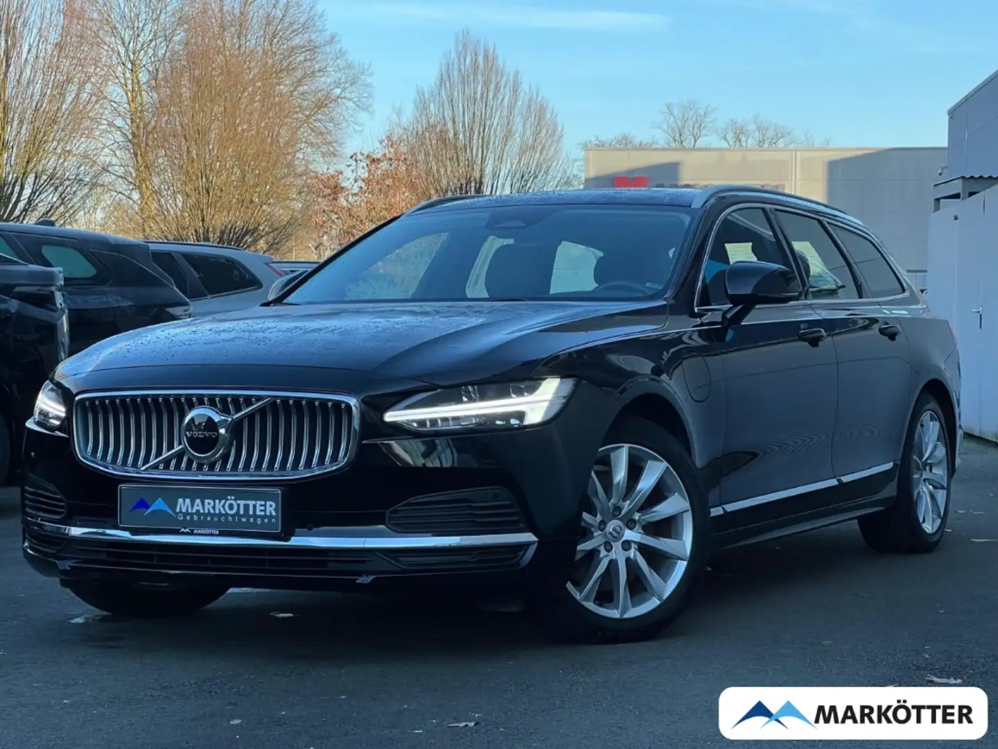 Volvo V90 T6 AWD Core Recharge SHZ/AHK/CAM/PDC/LED Schwarz - 1
