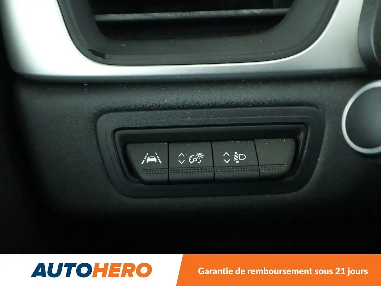 Renault Captur — photo 34