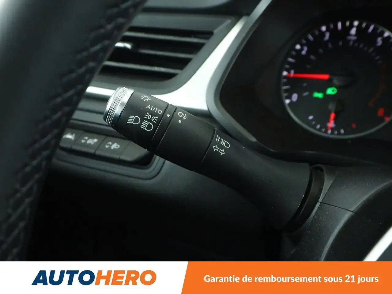 Renault Captur — photo 32