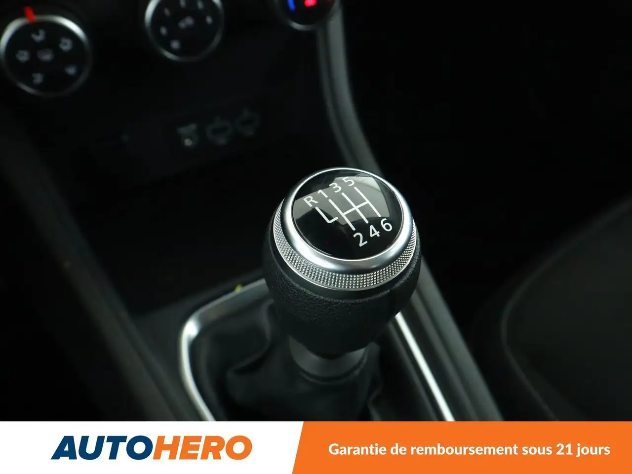 Renault Captur — photo 30
