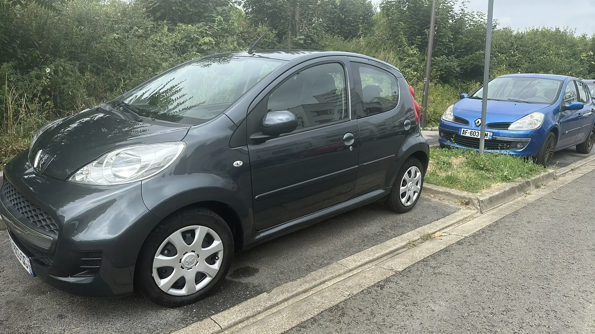 Peugeot 107 1.0e 12V 68ch BLUE LION Access Gris - 1