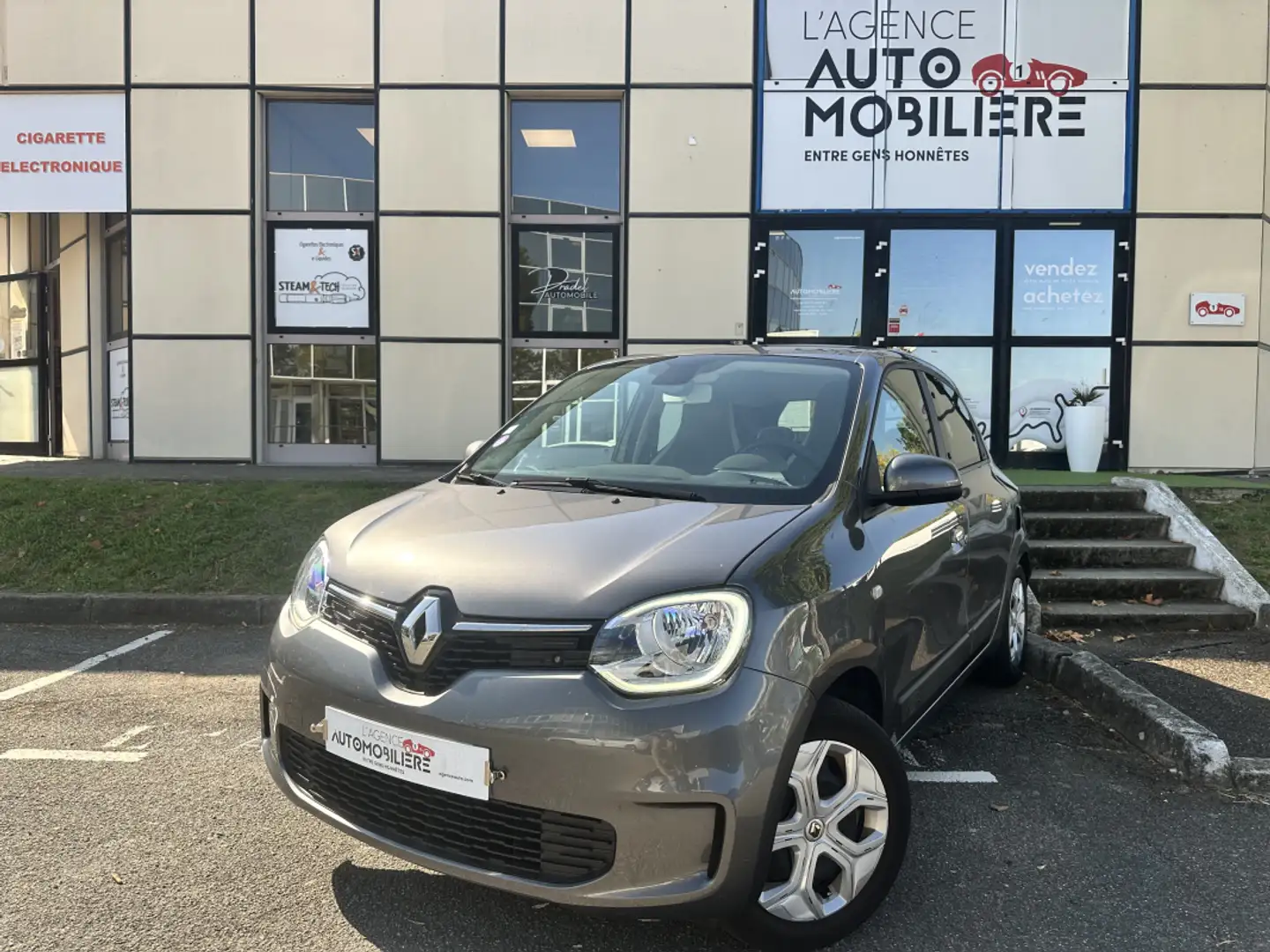 Renault Twingo III 0.9 TCE 95 ZEN Argent - 1