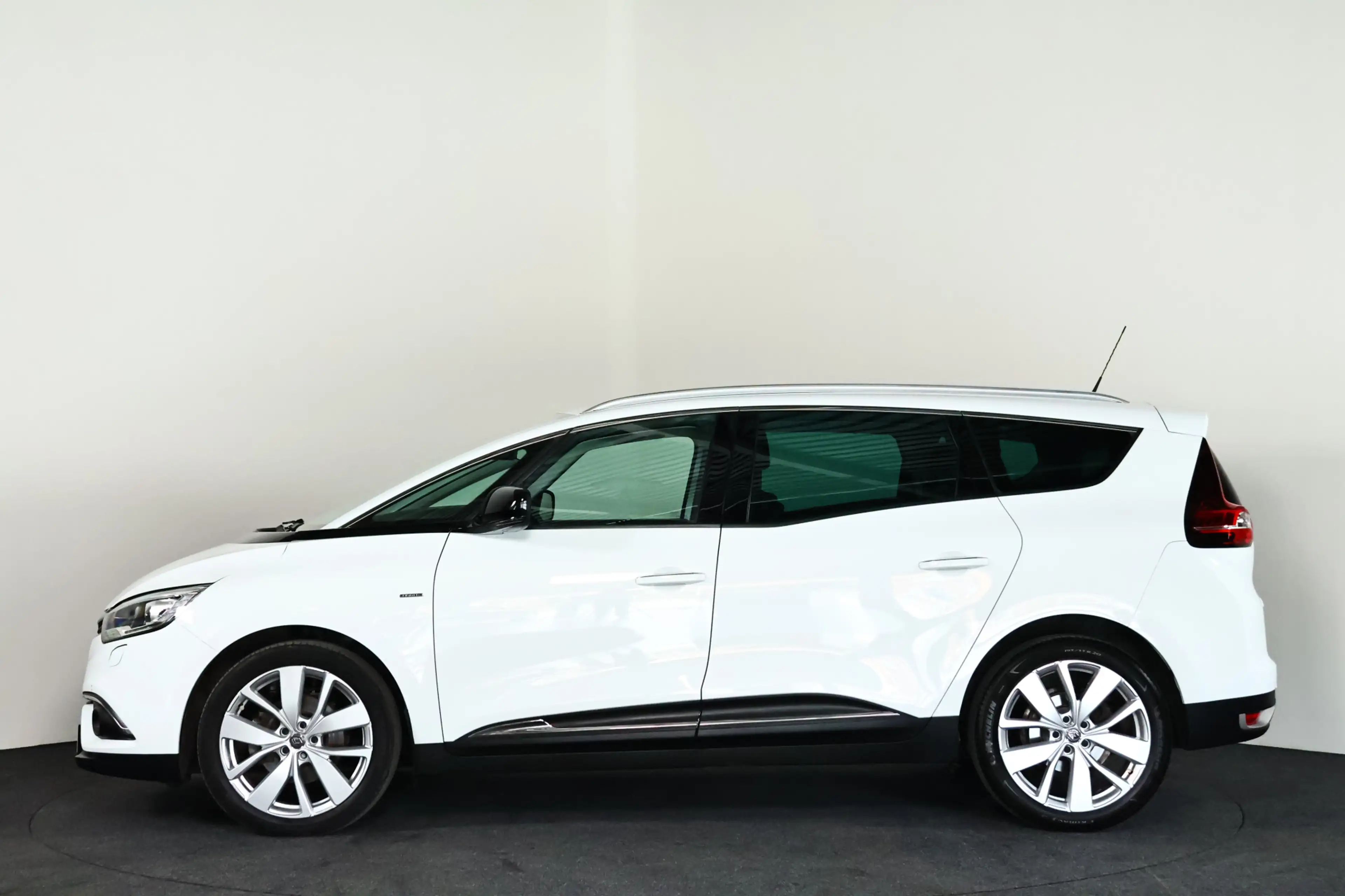 Renault Grand Scenic 1.3 TCe Limited / Navi / Trekhaak / Keyless / DAB — photo 30