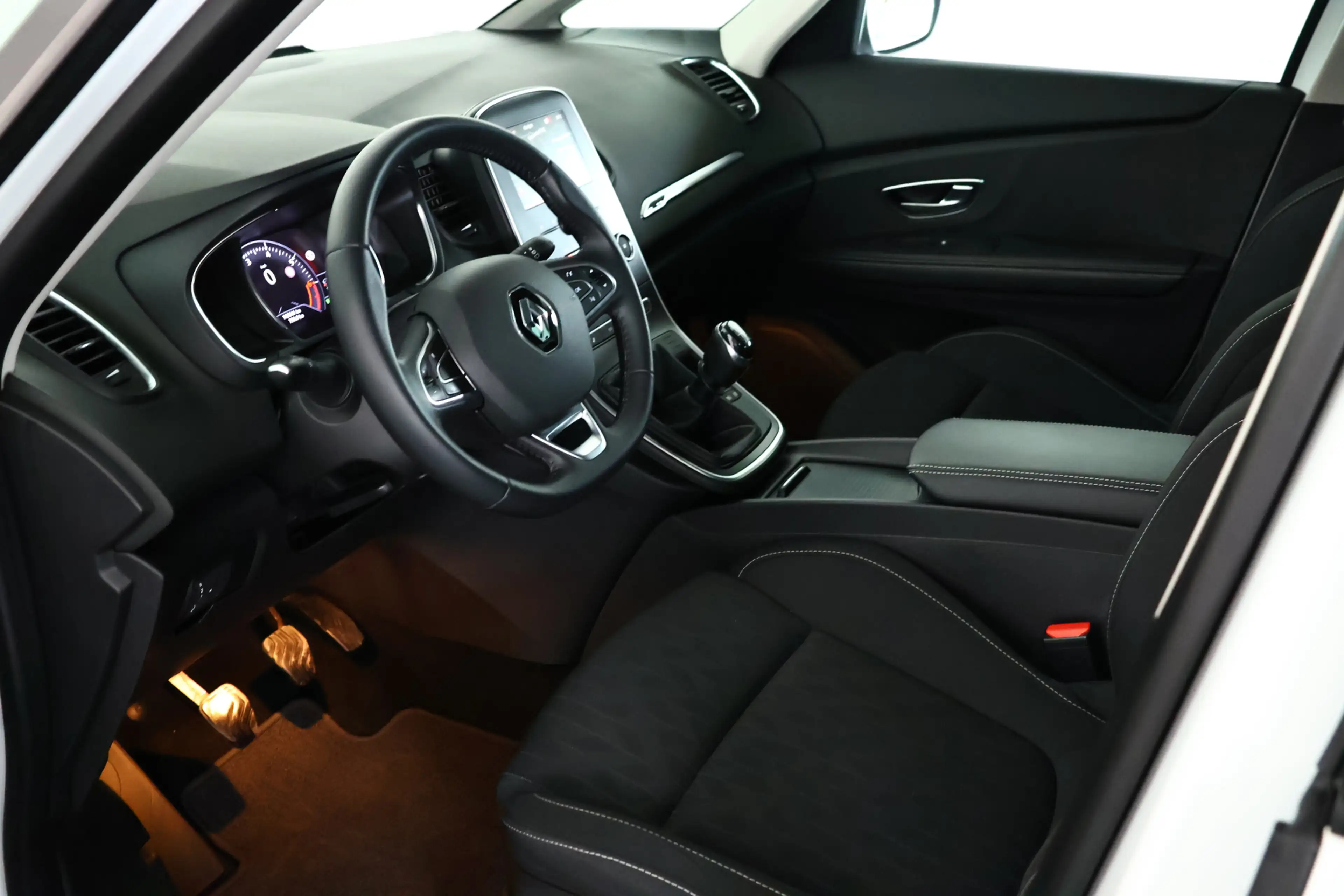 Renault Grand Scenic 1.3 TCe Limited / Navi / Trekhaak / Keyless / DAB — photo 11