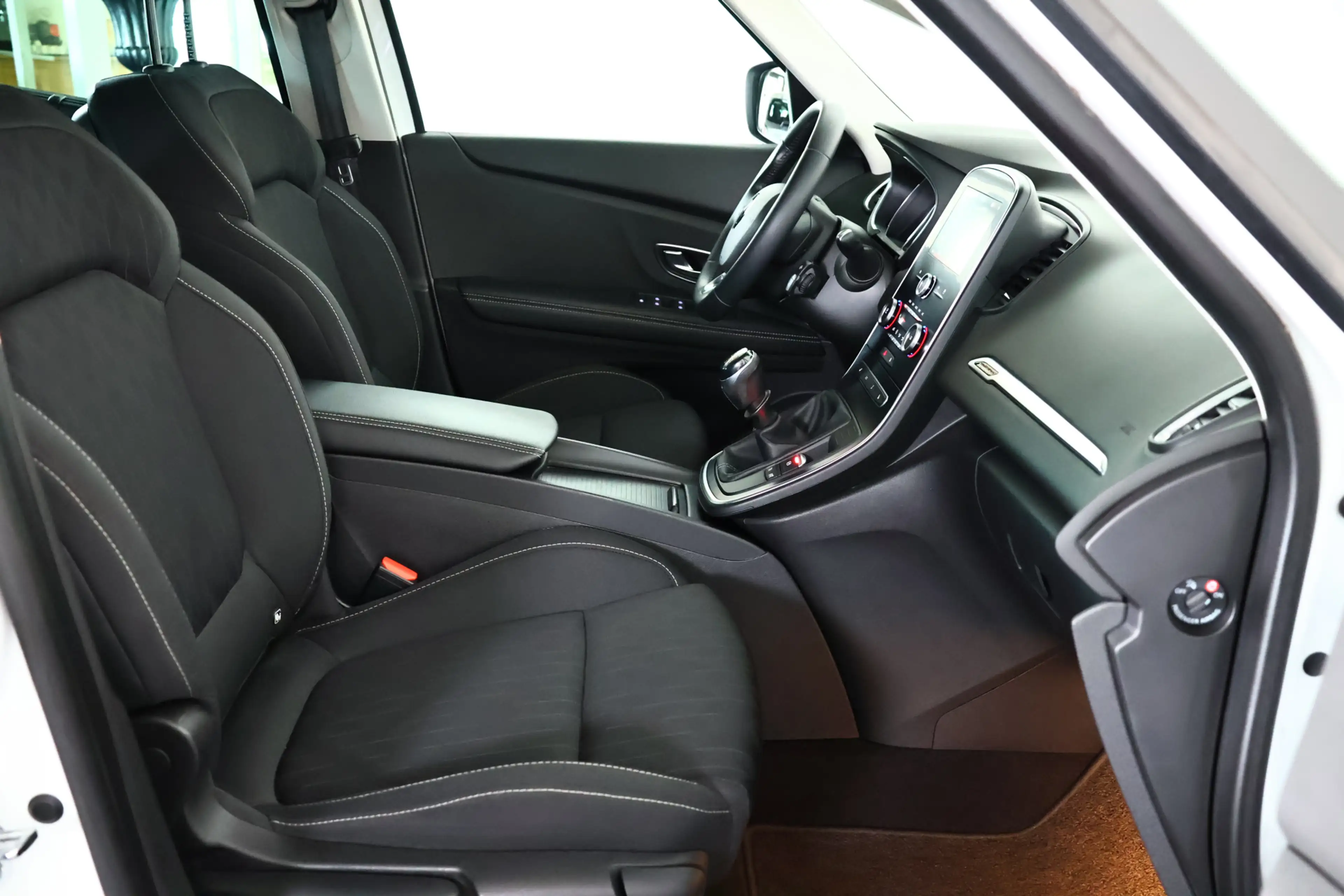 Renault Grand Scenic 1.3 TCe Limited / Navi / Trekhaak / Keyless / DAB — photo 14