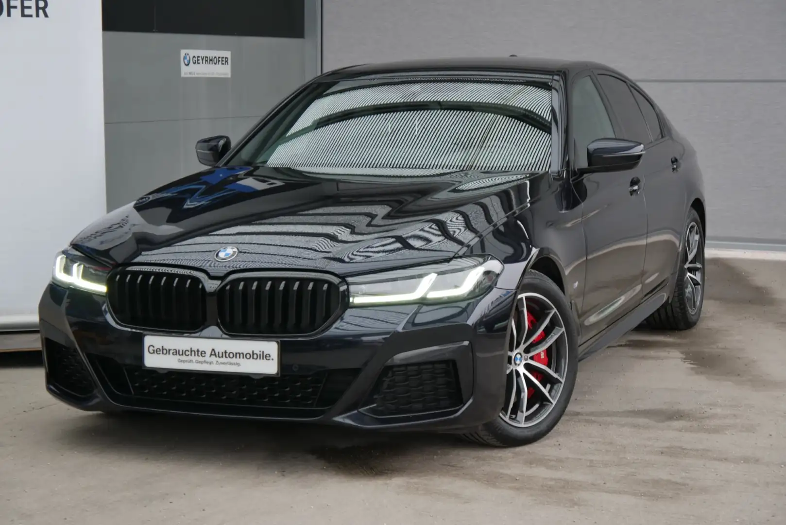 BMW 530 d xDrive *M-Paket/Adapt. LED/RFK/Live Cockpit Professional* Schwarz - 2