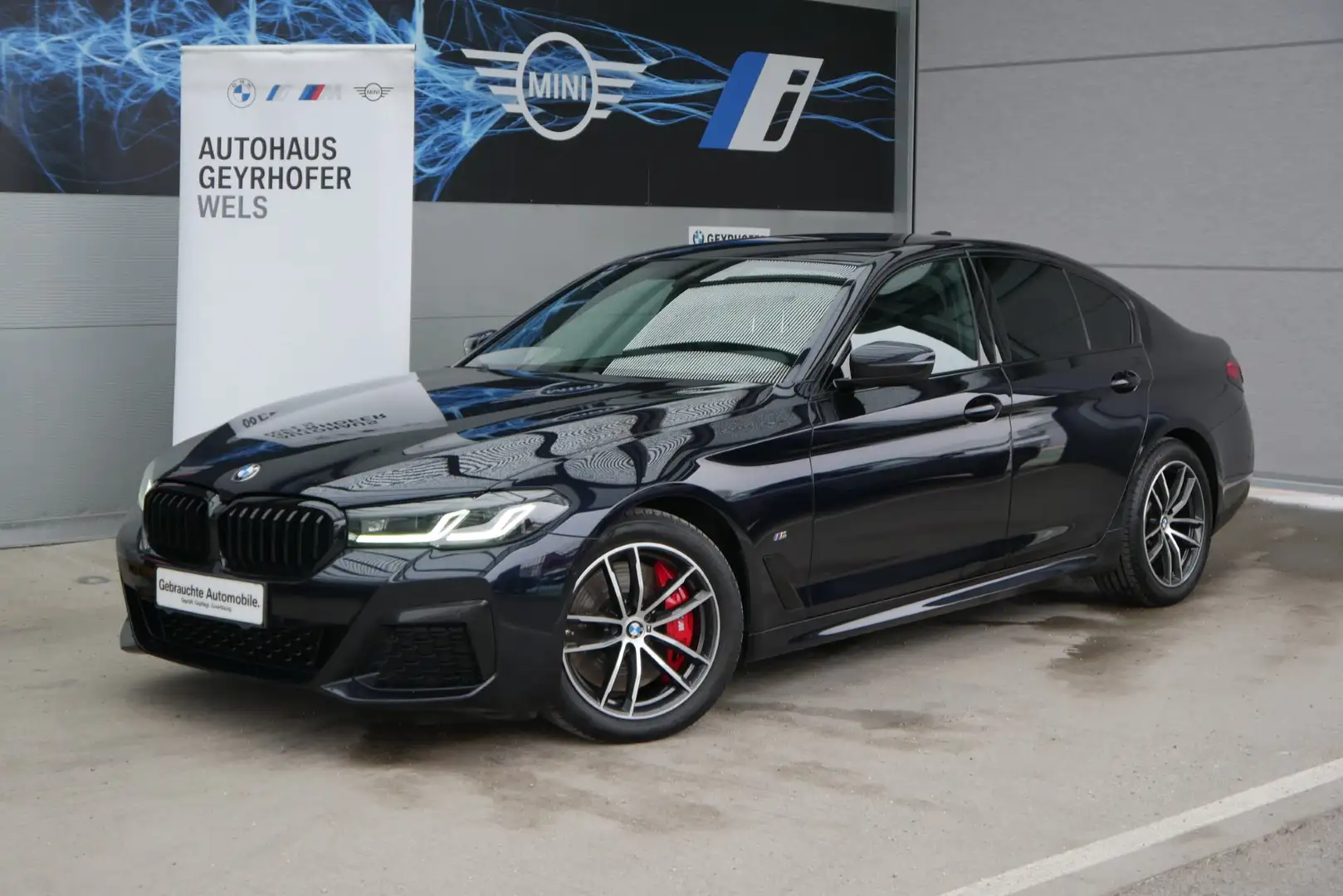 BMW 530 d xDrive *M-Paket/Adapt. LED/RFK/Live Cockpit Professional* Schwarz - 1