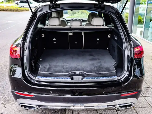 Mercedes-Benz GLC view 5