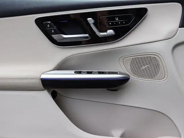 Mercedes-Benz GLC view 13