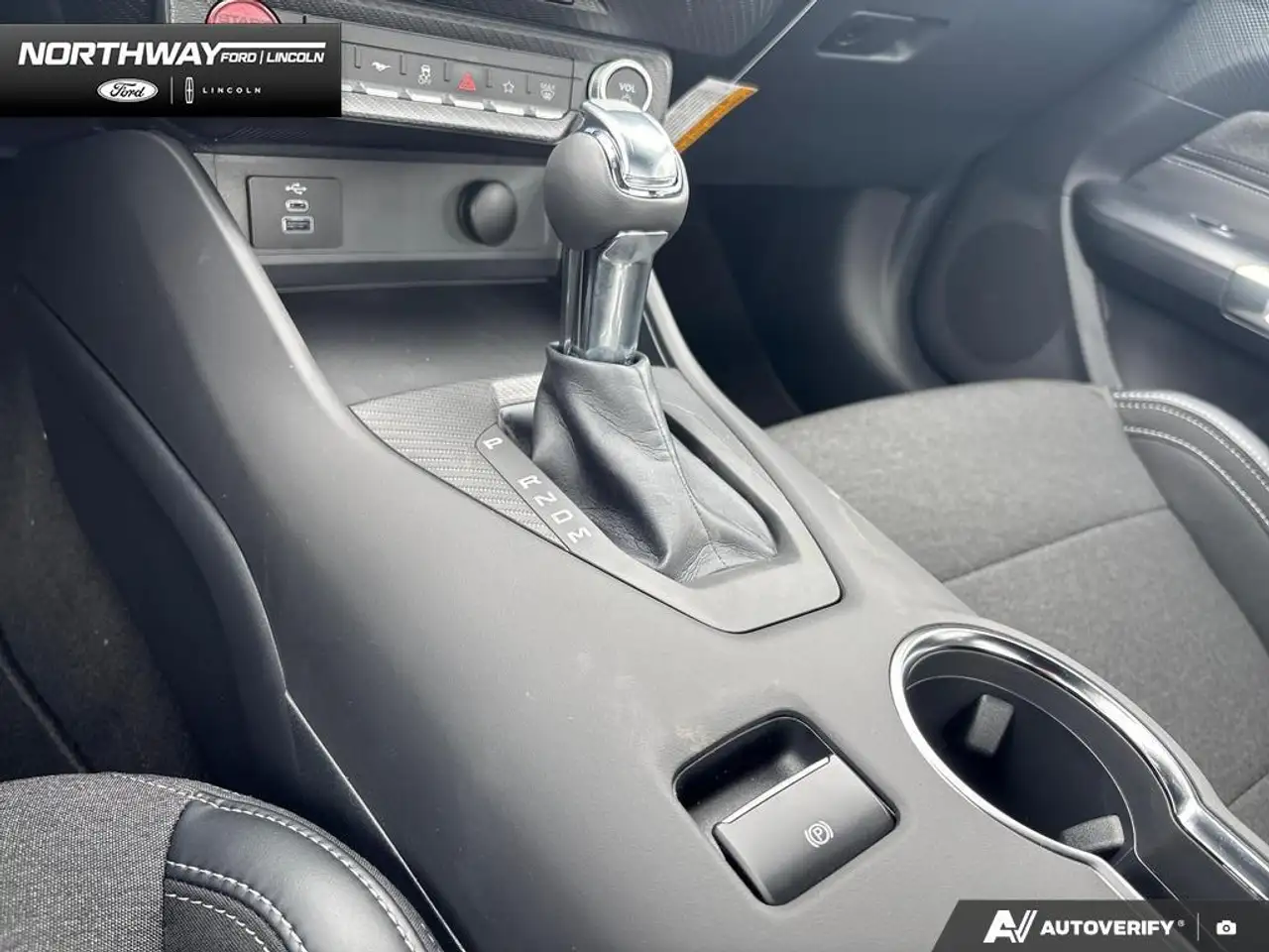 Ford Mustang снимка Ford Mustang