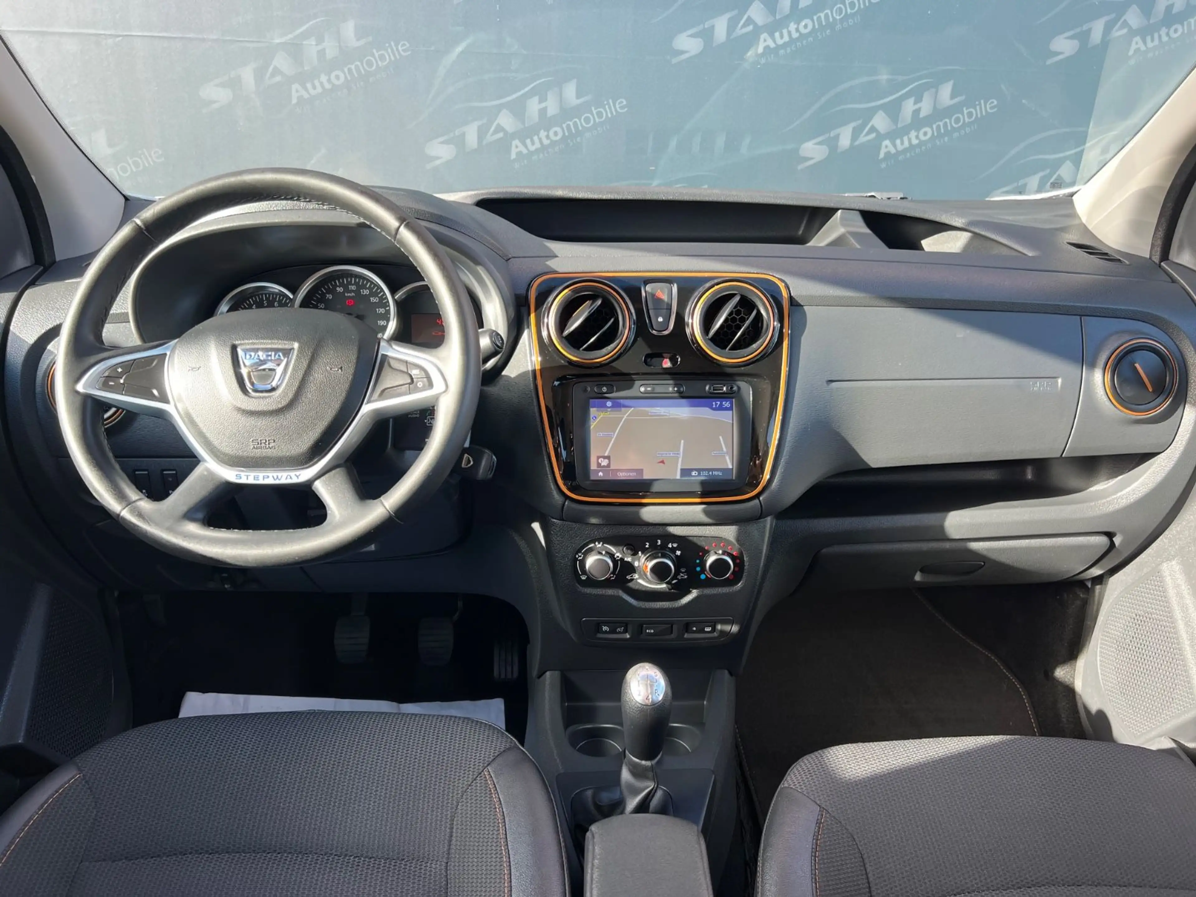 Dacia Dokker Stepway Celebration*1.Hand*Navi*Klima*Top — photo 13