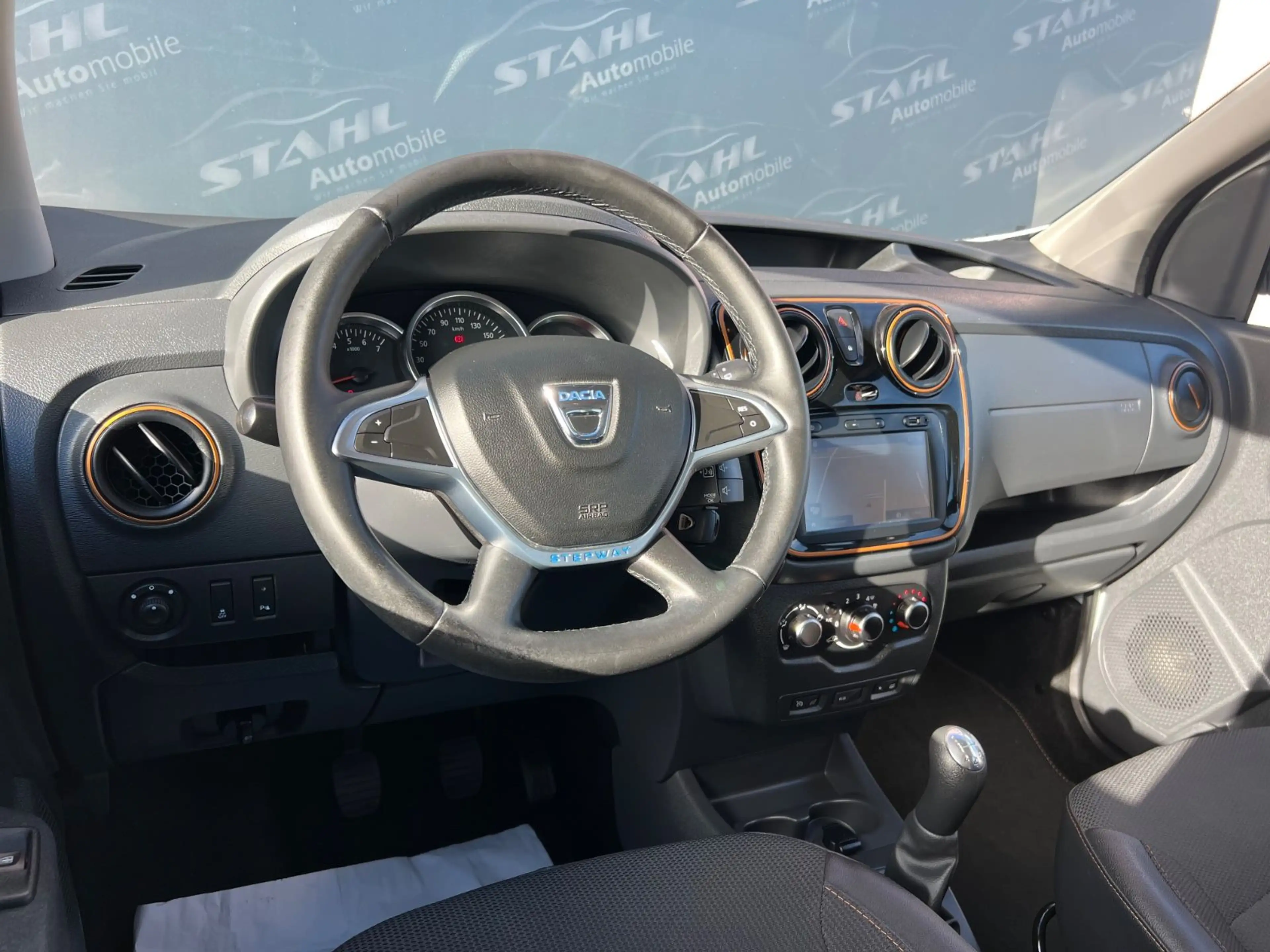 Dacia Dokker Stepway Celebration*1.Hand*Navi*Klima*Top — photo 12