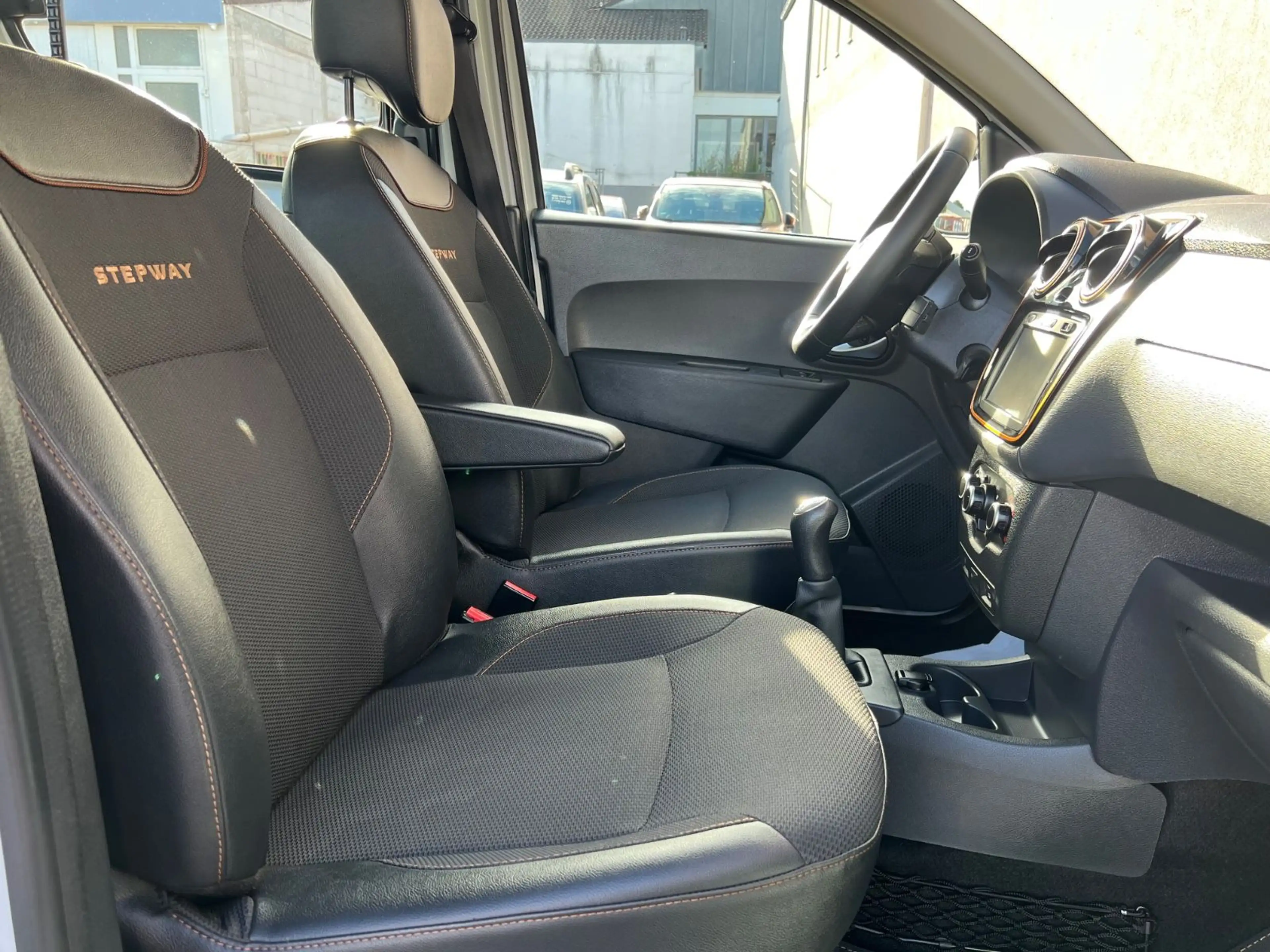 Dacia Dokker Stepway Celebration*1.Hand*Navi*Klima*Top — photo 15