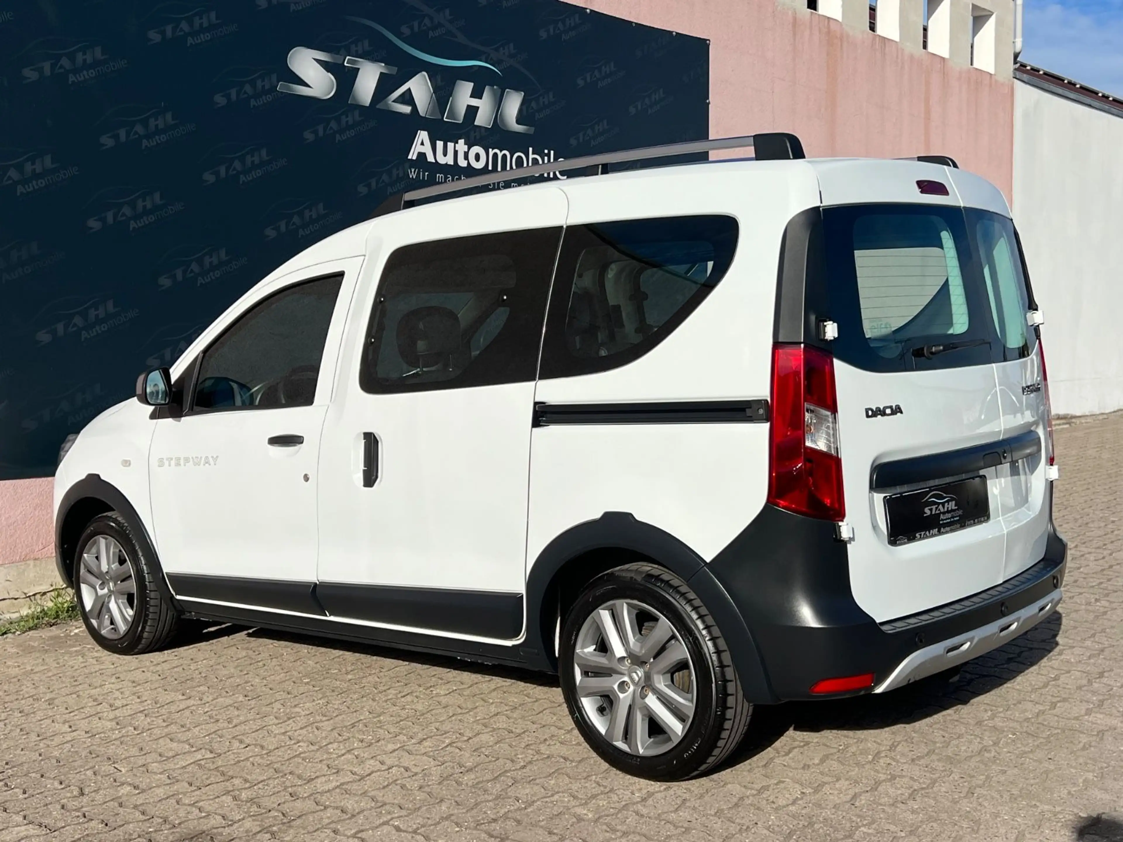 Dacia Dokker Stepway Celebration*1.Hand*Navi*Klima*Top — photo 7