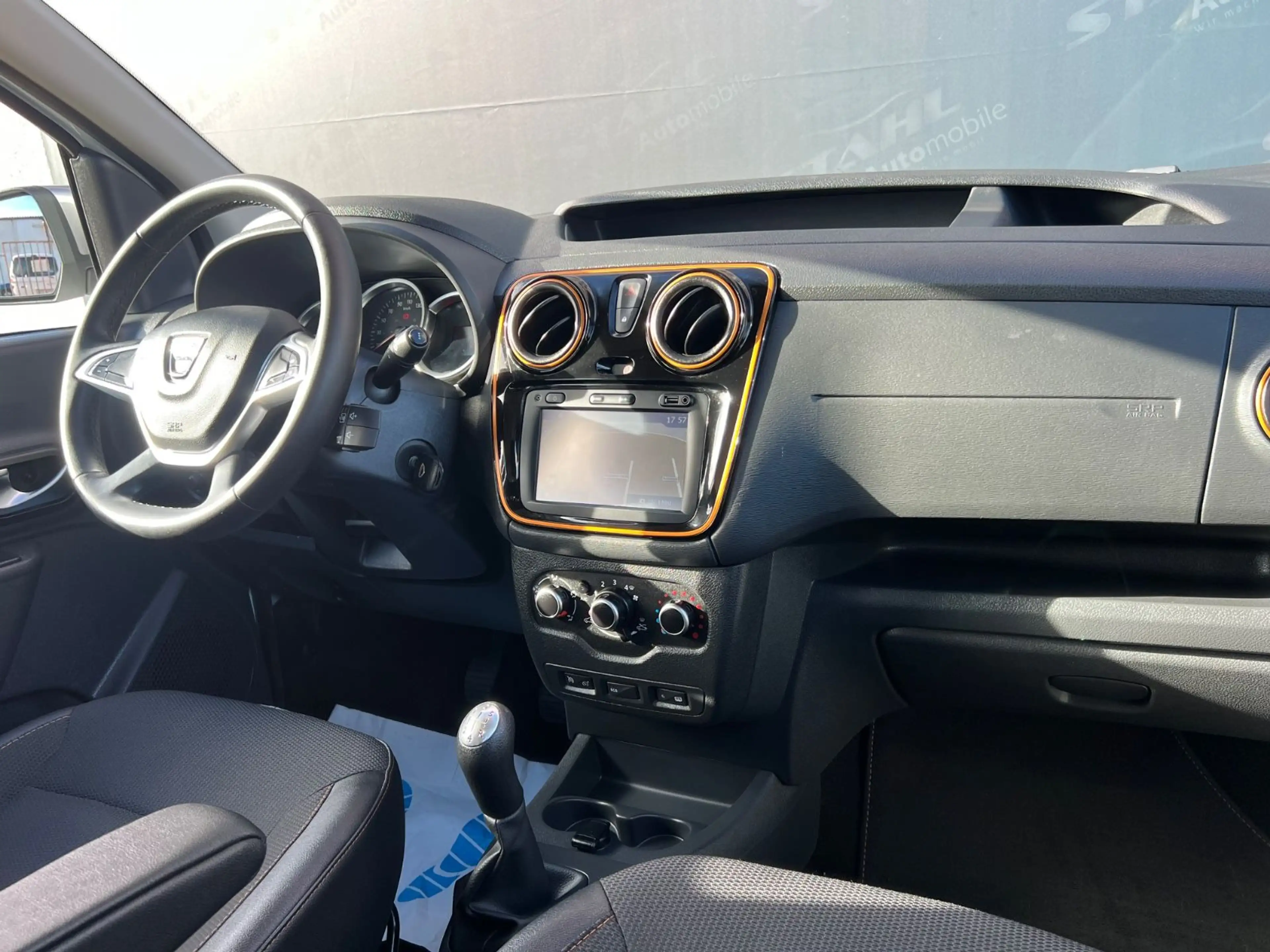 Dacia Dokker Stepway Celebration*1.Hand*Navi*Klima*Top — photo 14
