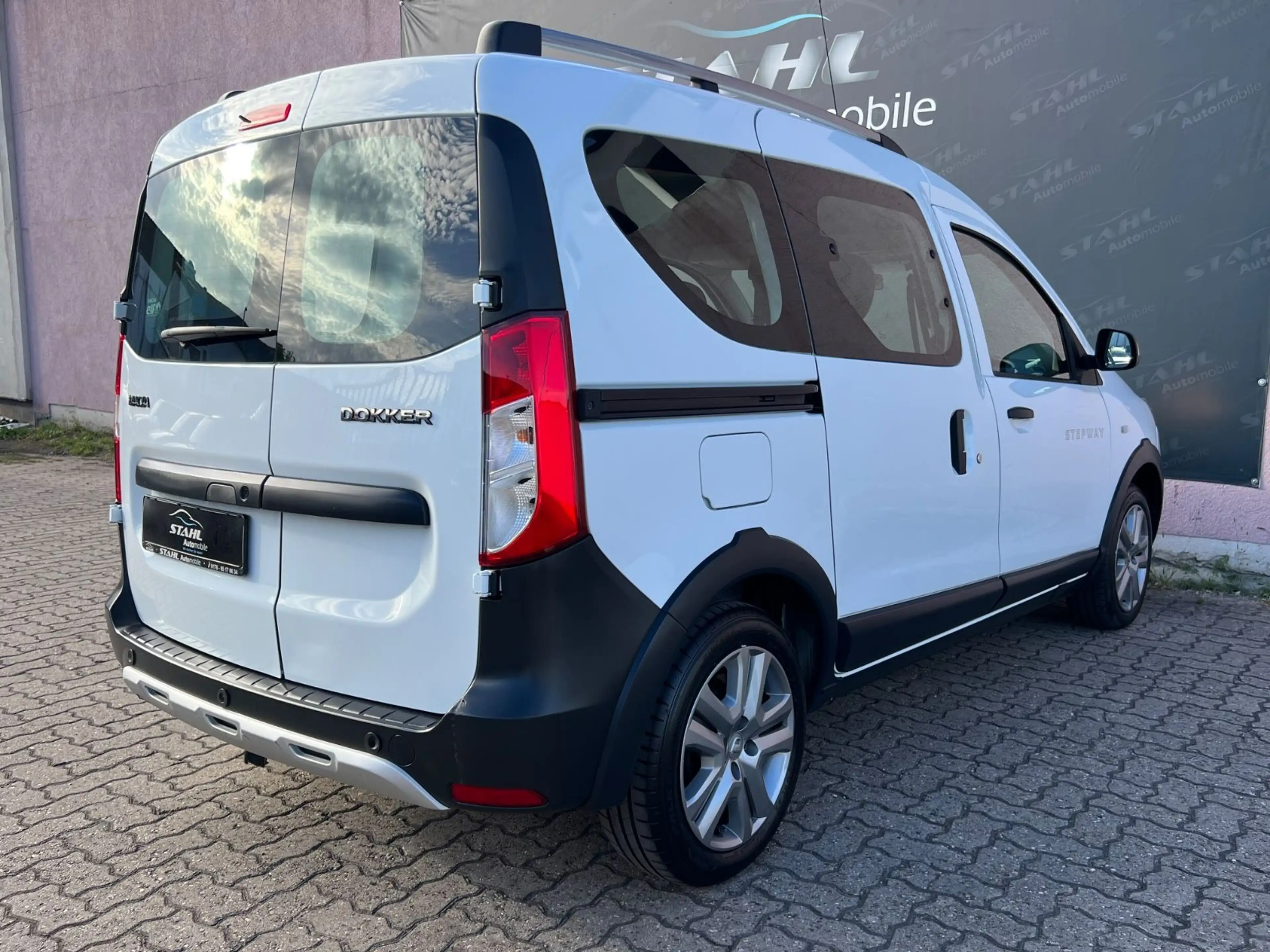 Dacia Dokker Stepway Celebration*1.Hand*Navi*Klima*Top — photo 10
