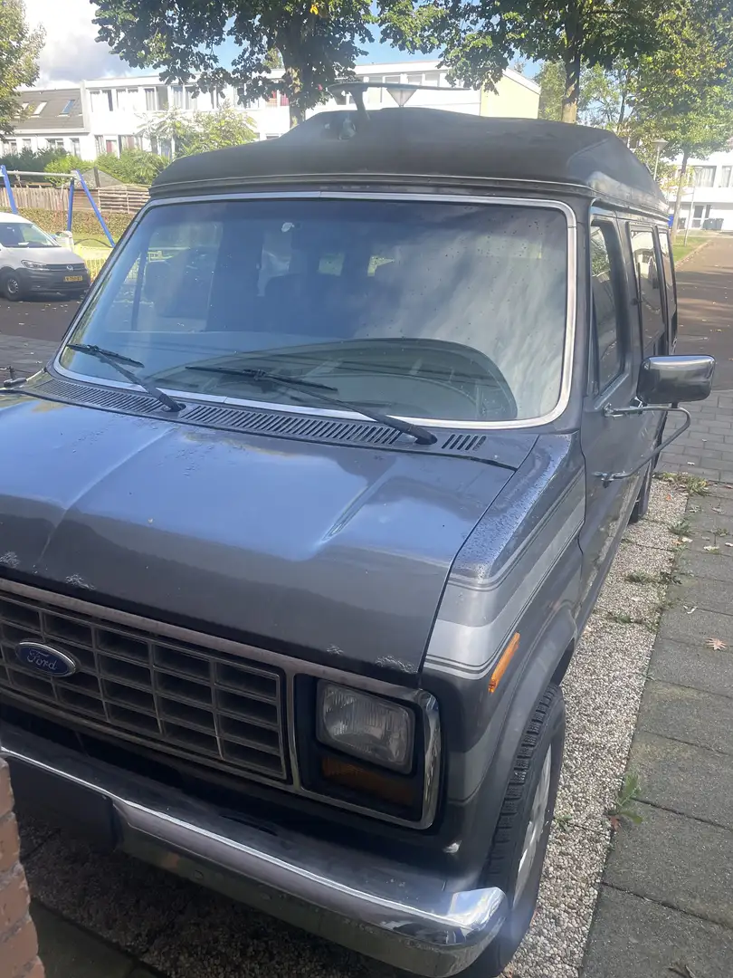Ford Econoline 5.8 - 1