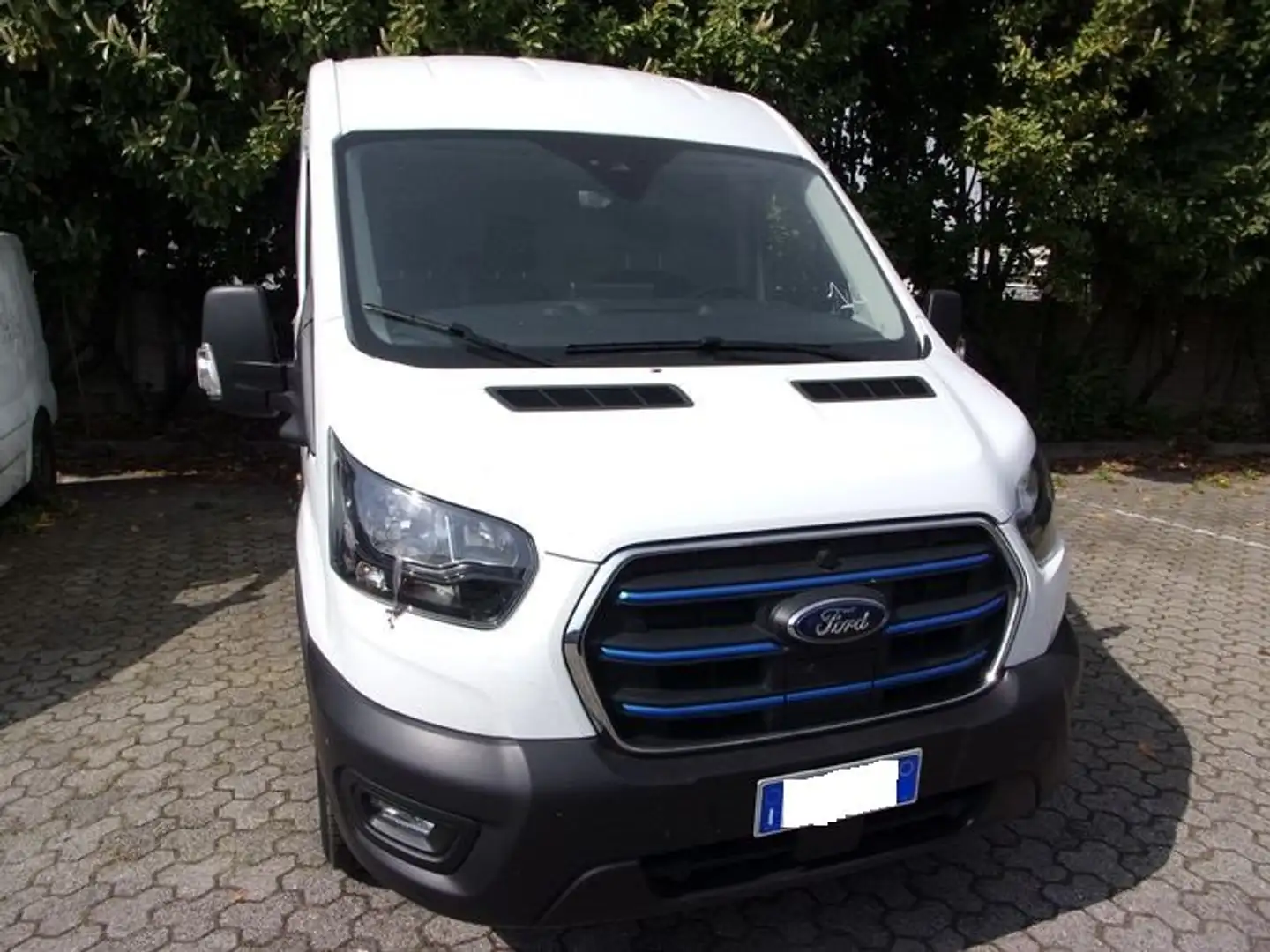 Ford E-Transit Van 350 L2H2 Trend 184CV Batt. 68KWh Auton. 317Km Bianco - 1