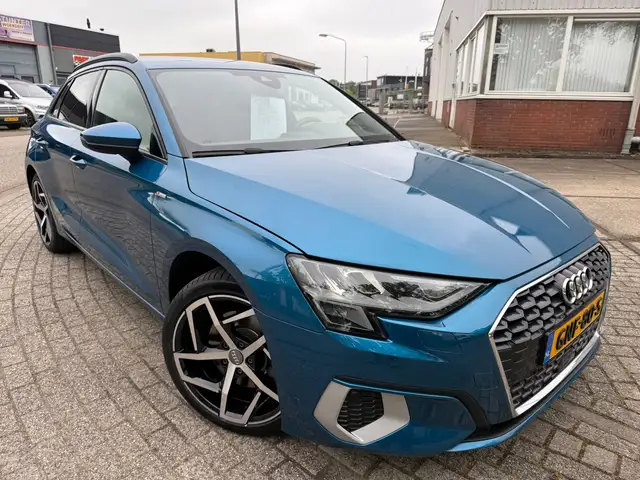 Audi A3 view 3