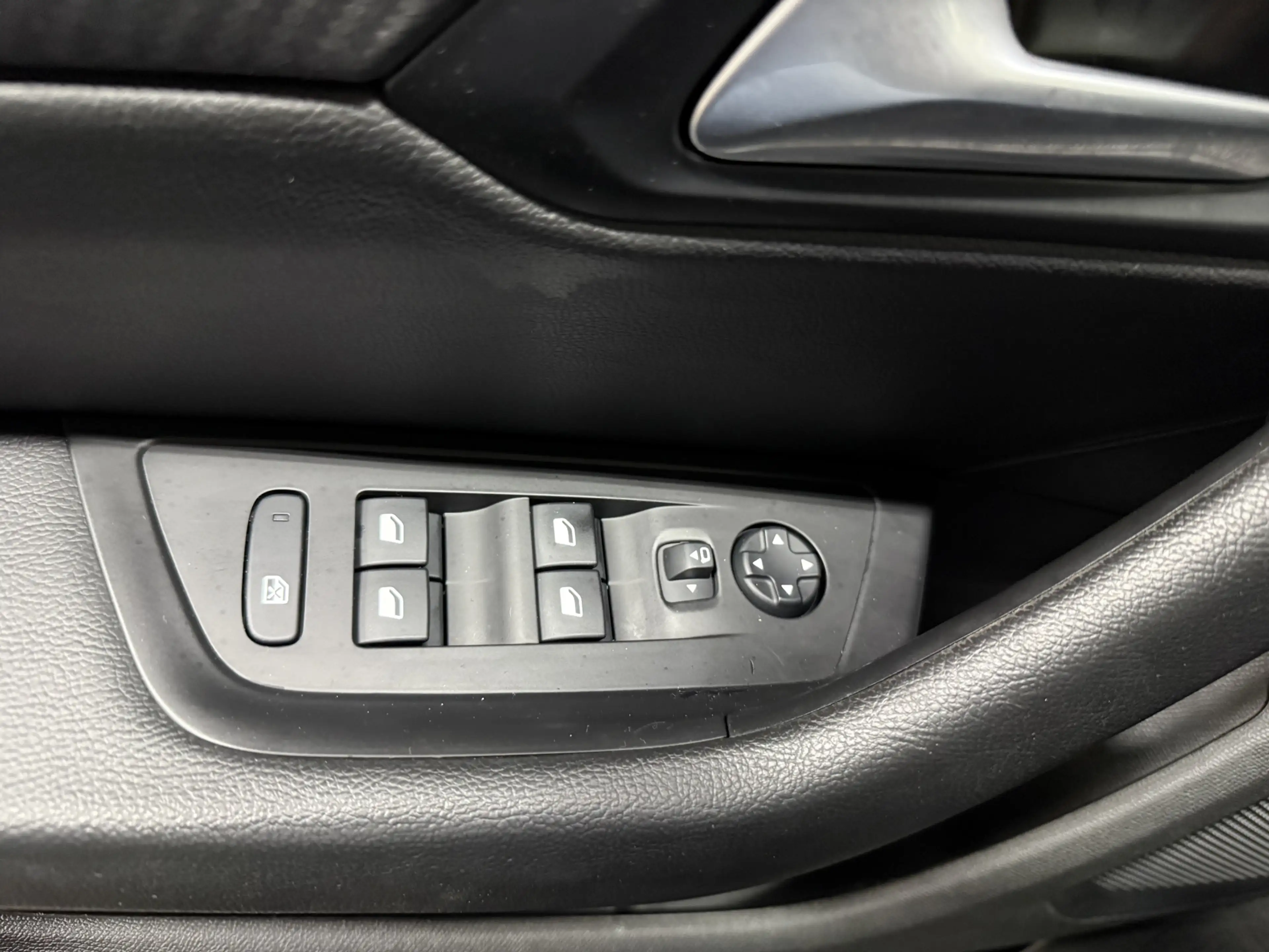 Peugeot 508 1.6 PureTech Active // Autom // Carplay — photo 23
