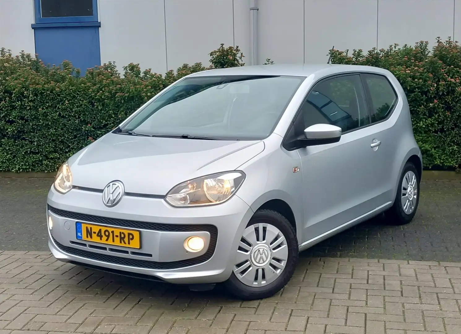 Volkswagen up! 1.0 60PK Take up! Airco/Stoelverwarming/Pdc Grau - 1