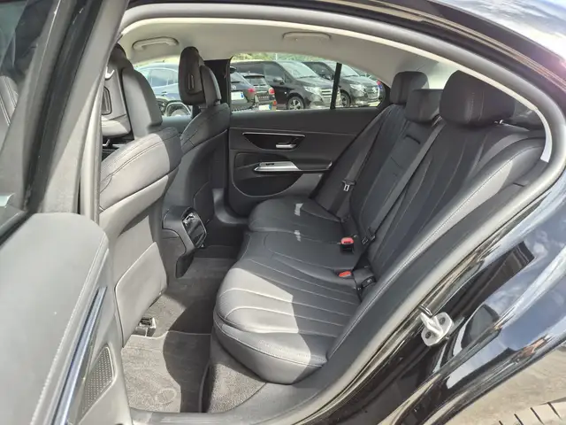 Mercedes-Benz E-Class view 7