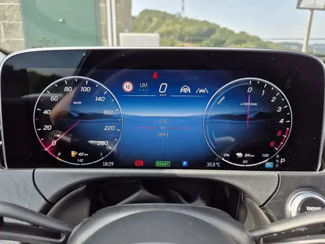 Mercedes-Benz E-Class view 14