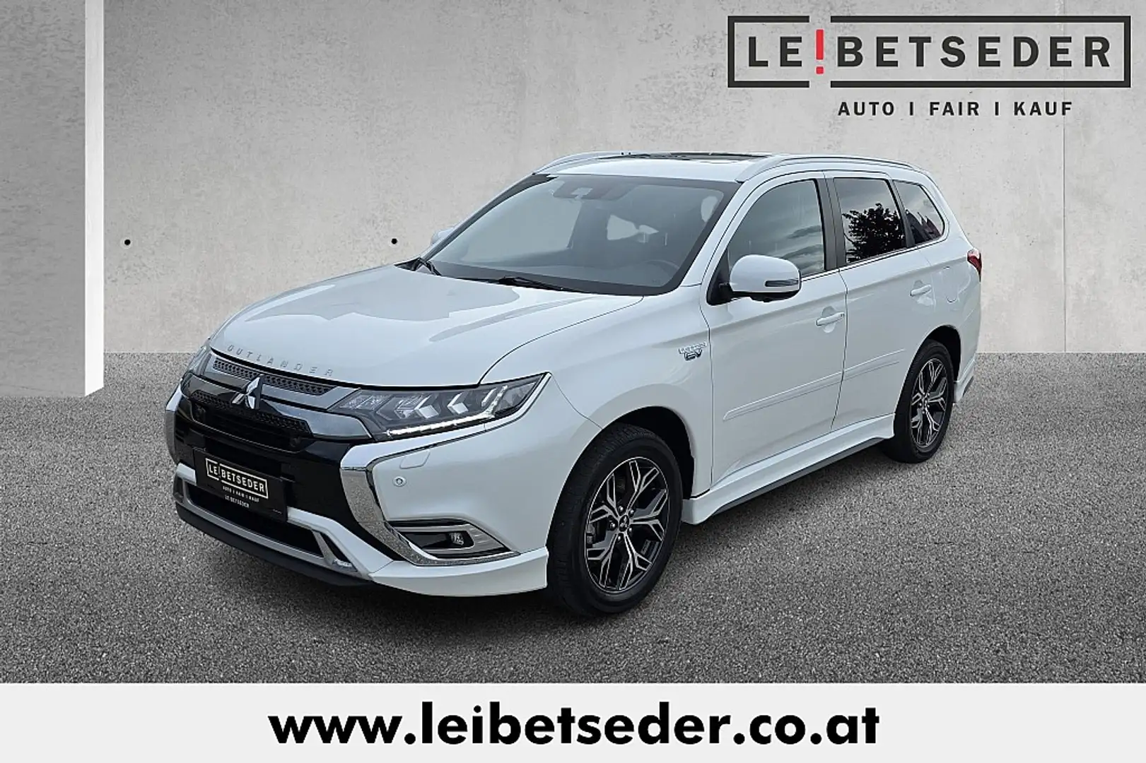 Mitsubishi Outlander 2,4 PHEV Diamond Connect Blanc - 1