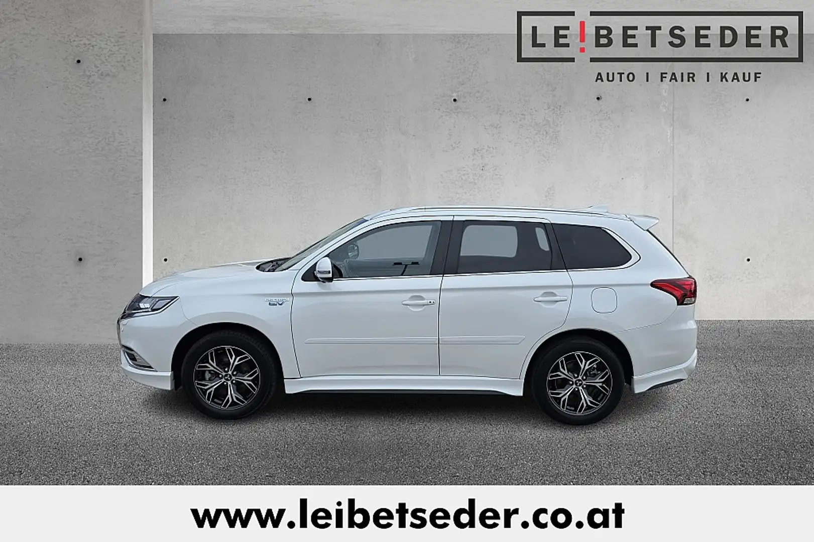 Mitsubishi Outlander 2,4 PHEV Diamond Connect Blanc - 2
