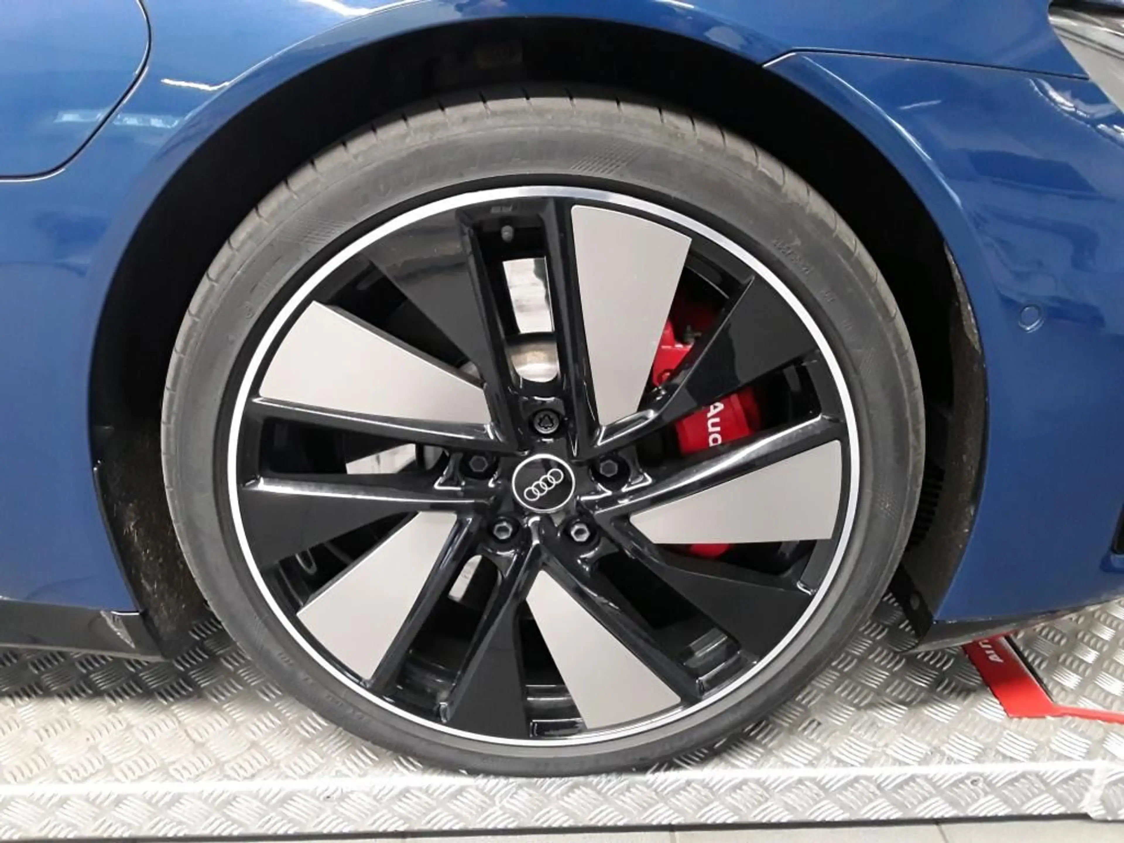 Audi e-tron GT basis quattro — photo 14