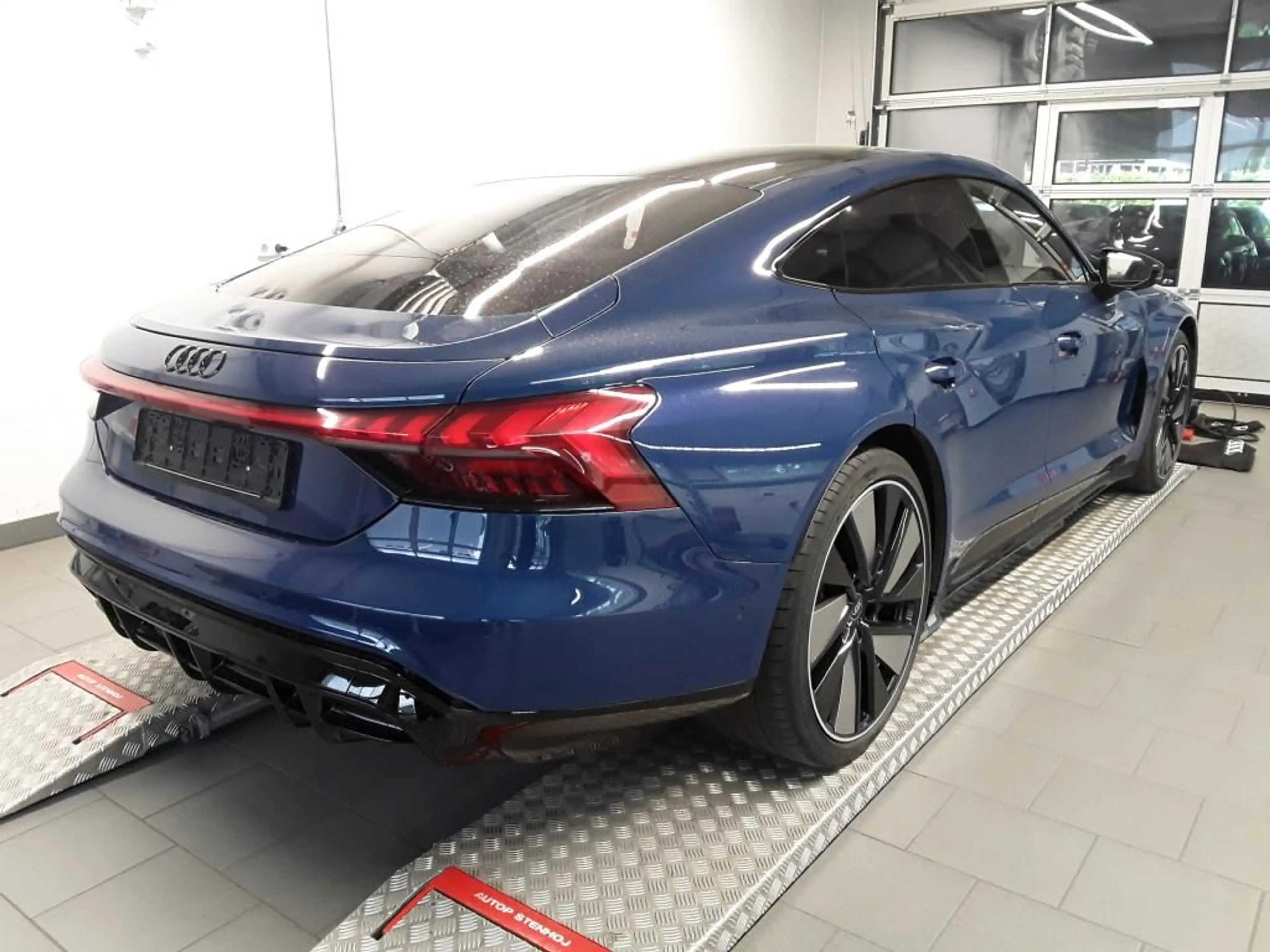 Audi e-tron GT basis quattro — photo 3