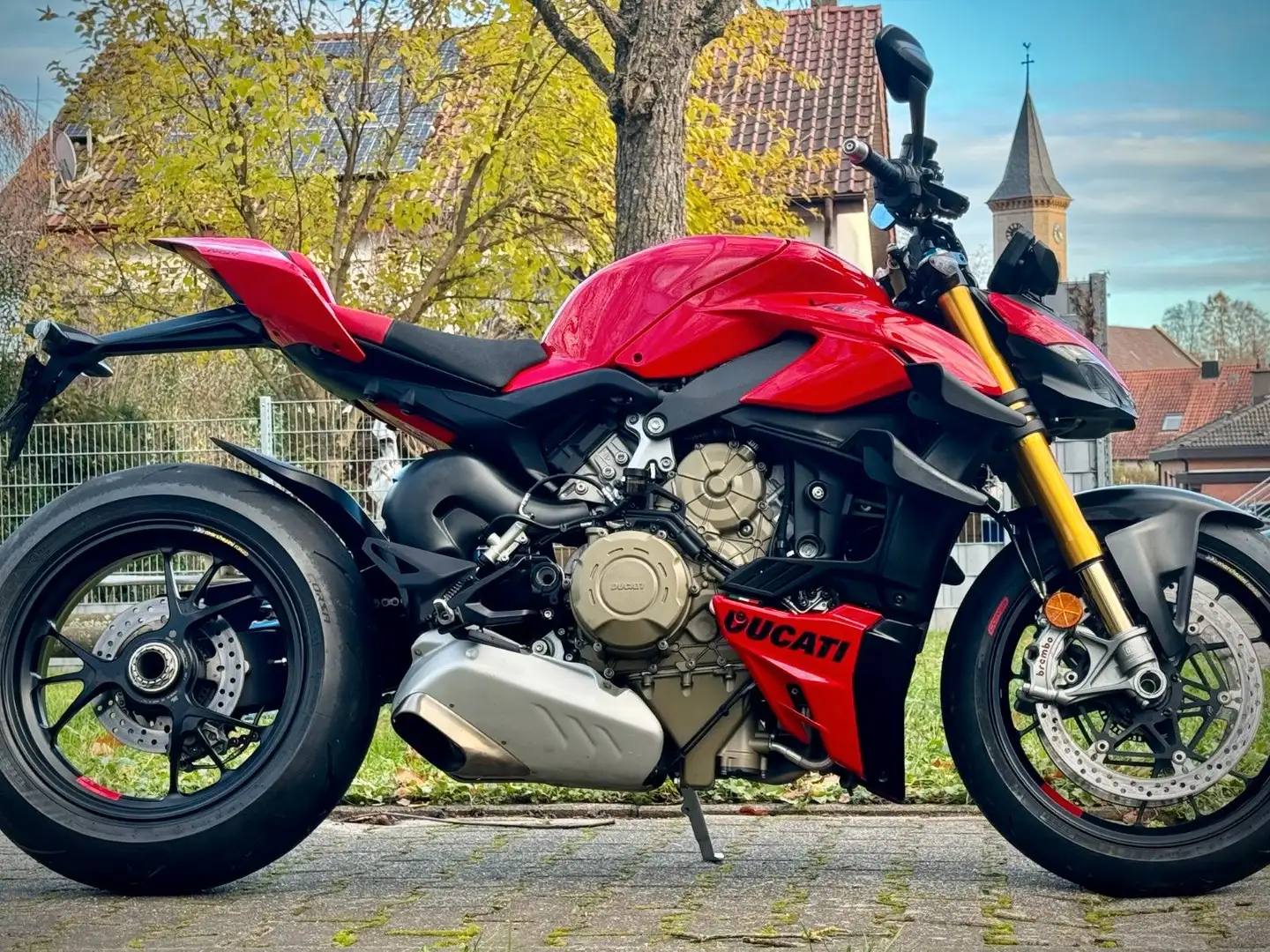 Ducati Streetfighter V4S* Modell 2024 Červená - 2