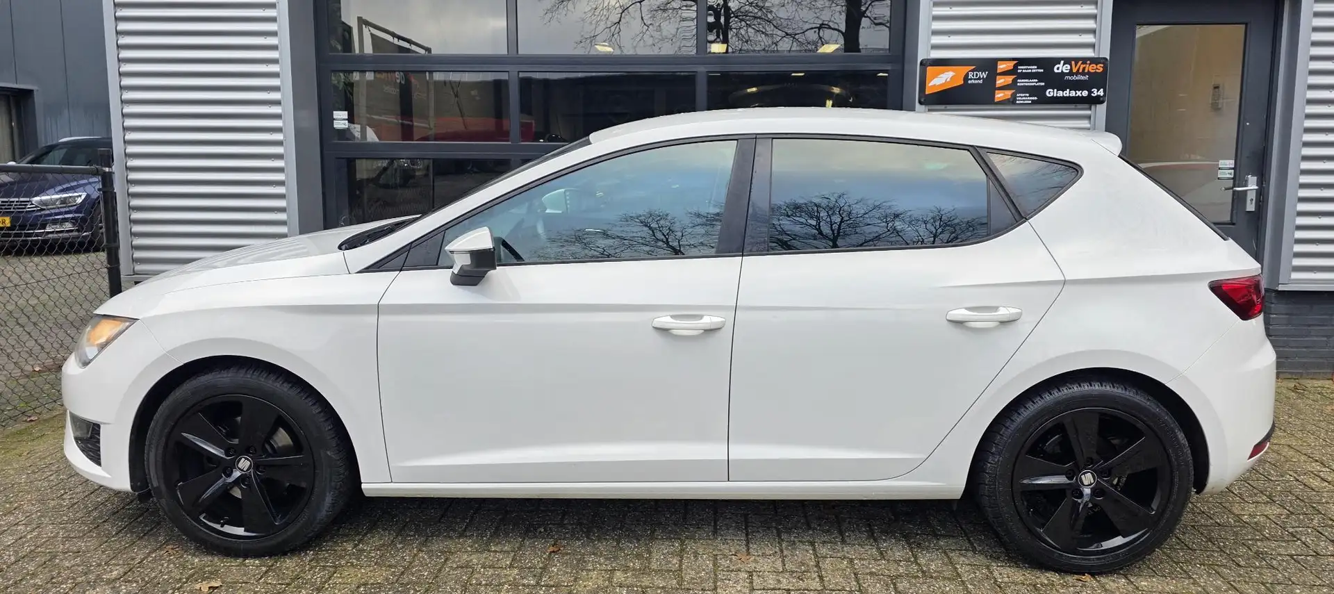 SEAT Leon 1.4 TSI FR **122PK-CLIMA-BLEUTOOTH**! Weiß - 2