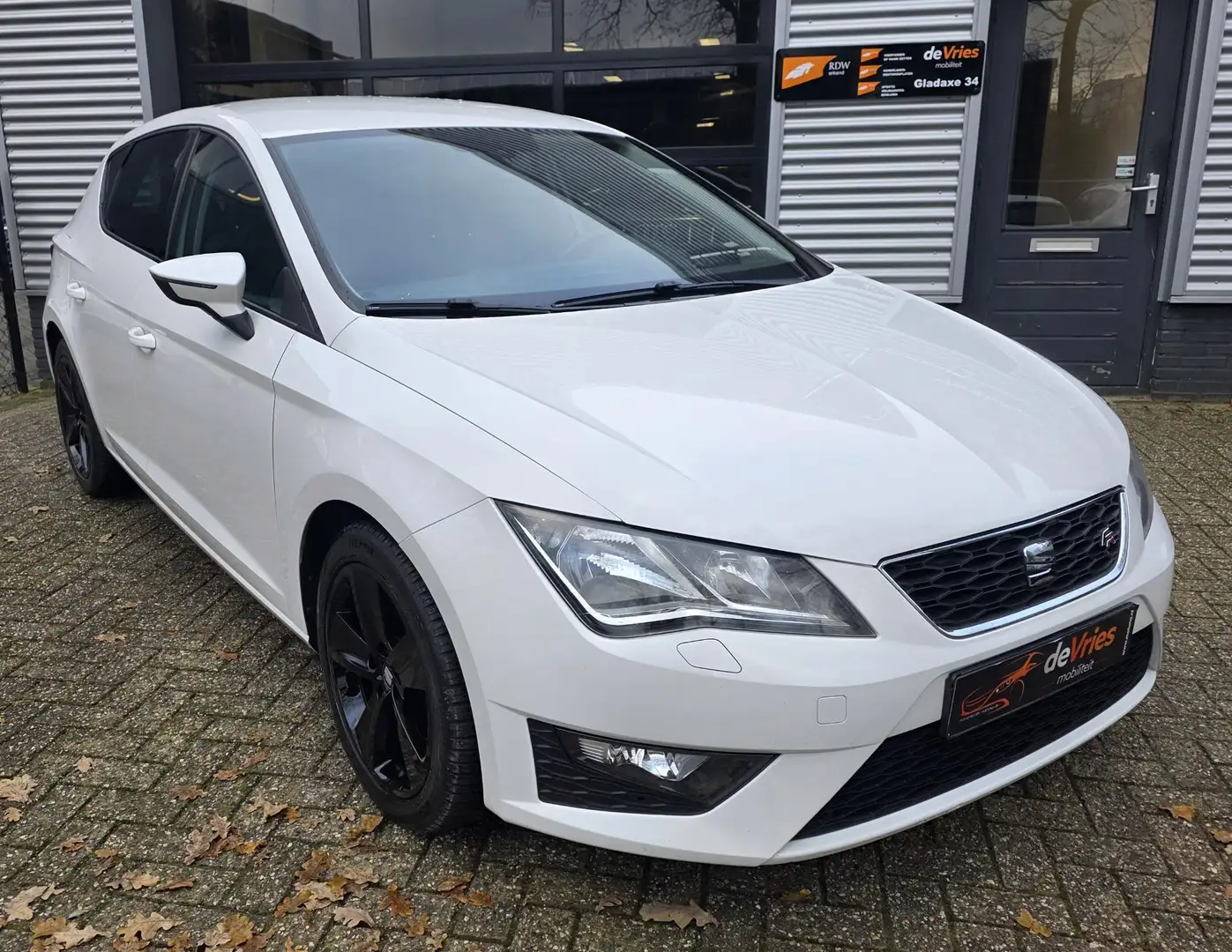 SEAT Leon 1.4 TSI FR **122PK-CLIMA-BLEUTOOTH**! Weiß - 1