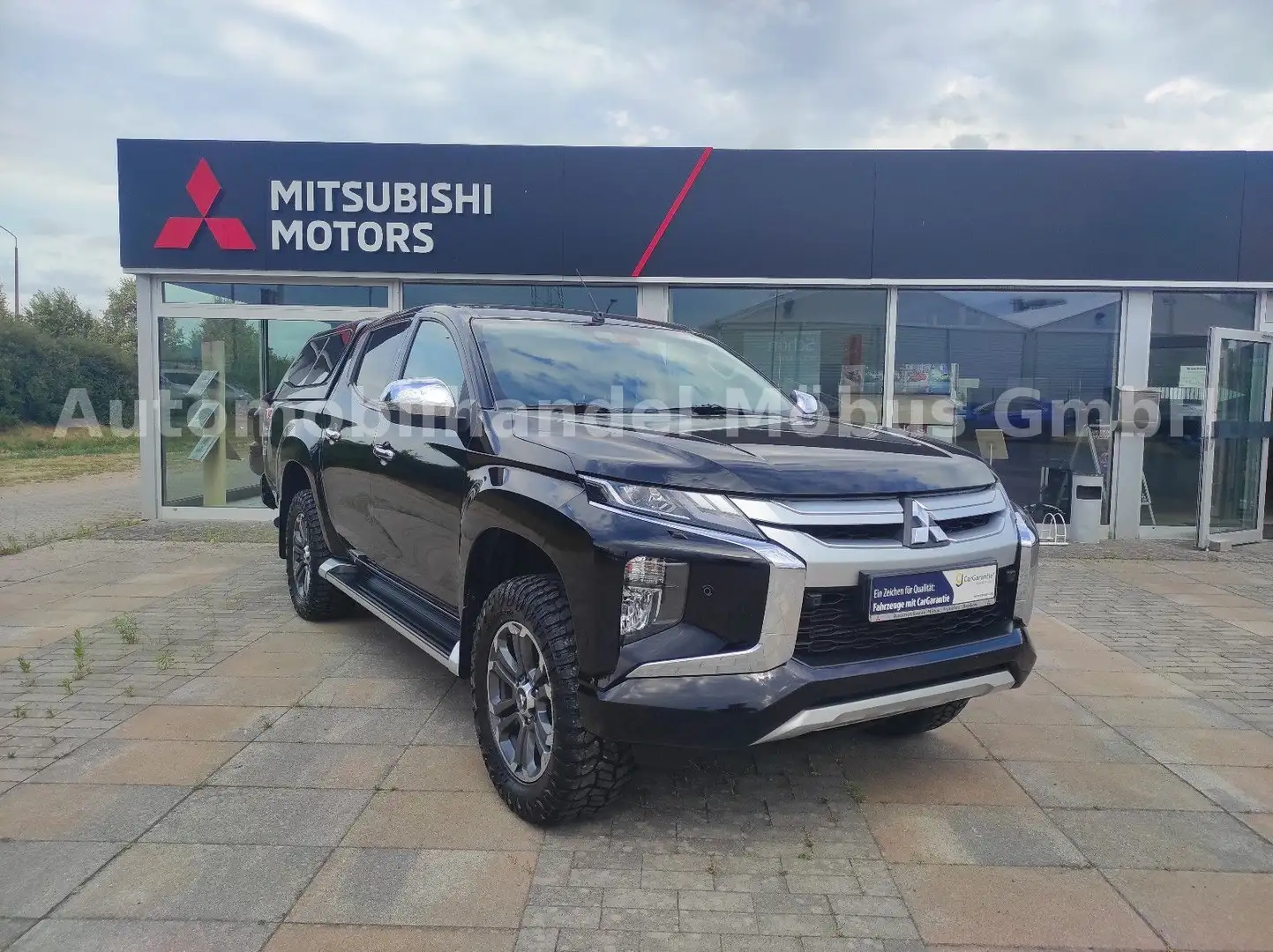 Mitsubishi L200 Intro Edition AT Doppelkabine 4WD Schwarz - 1